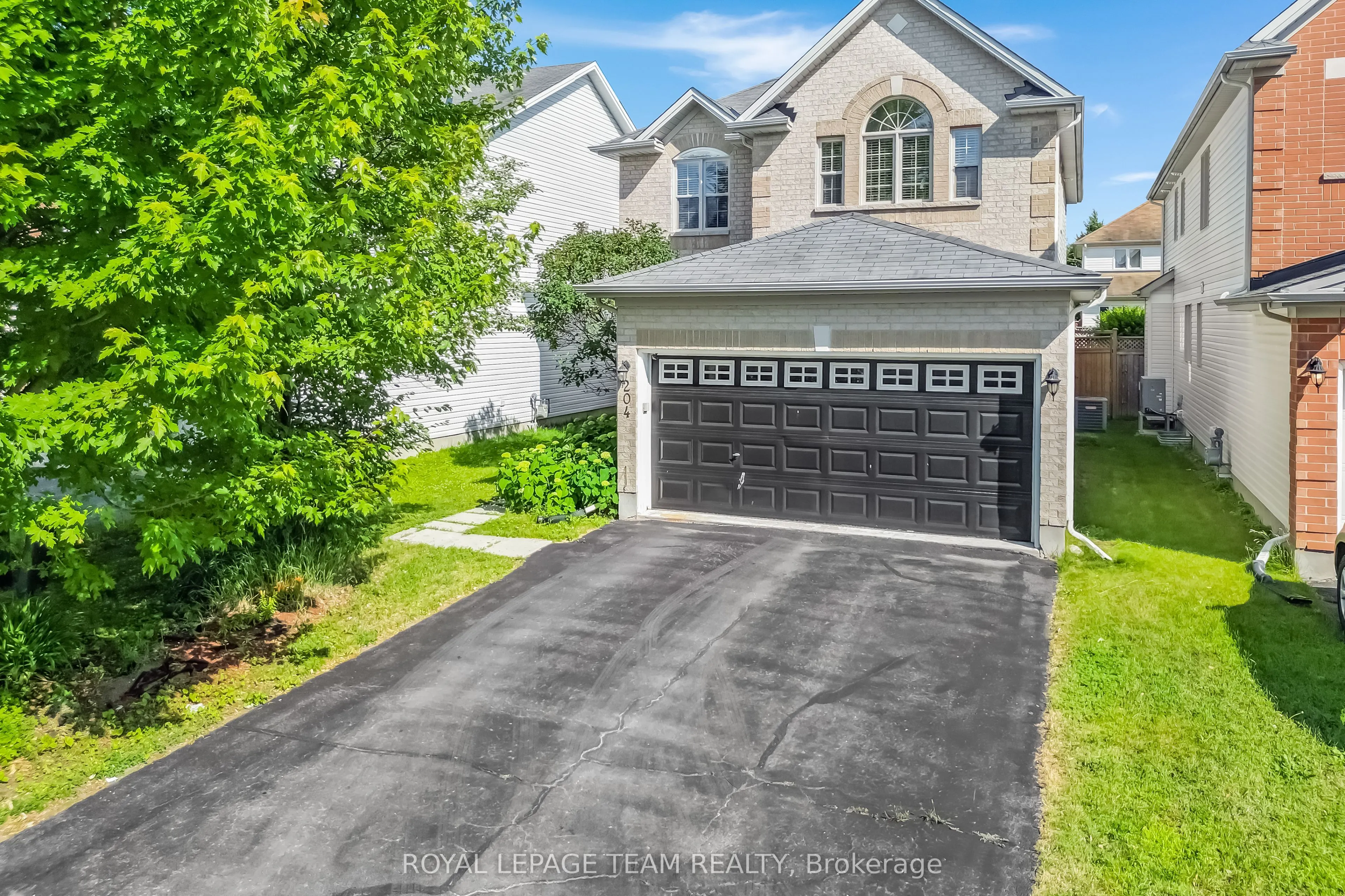 204 Applecross Crescent