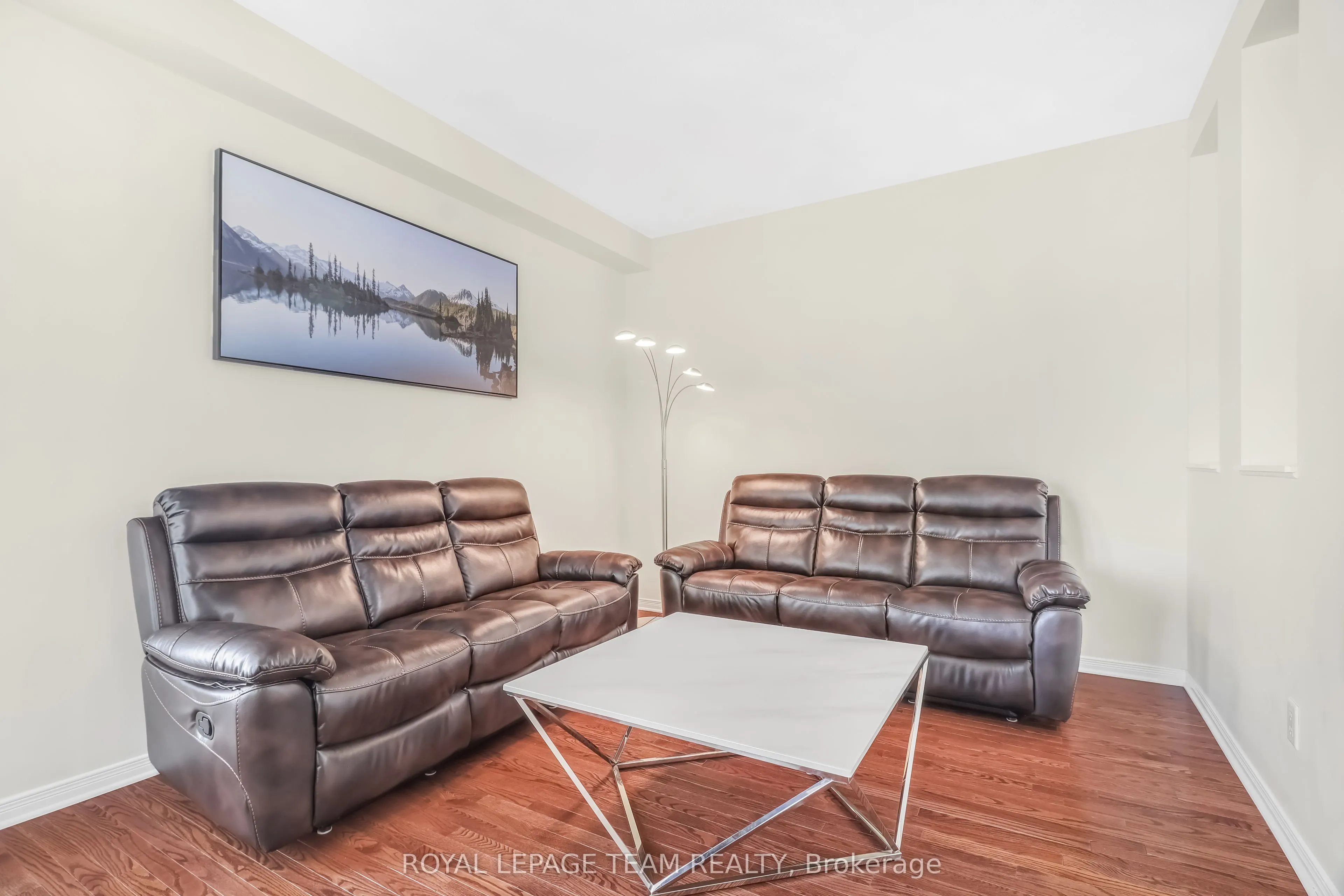 204 Applecross Crescent