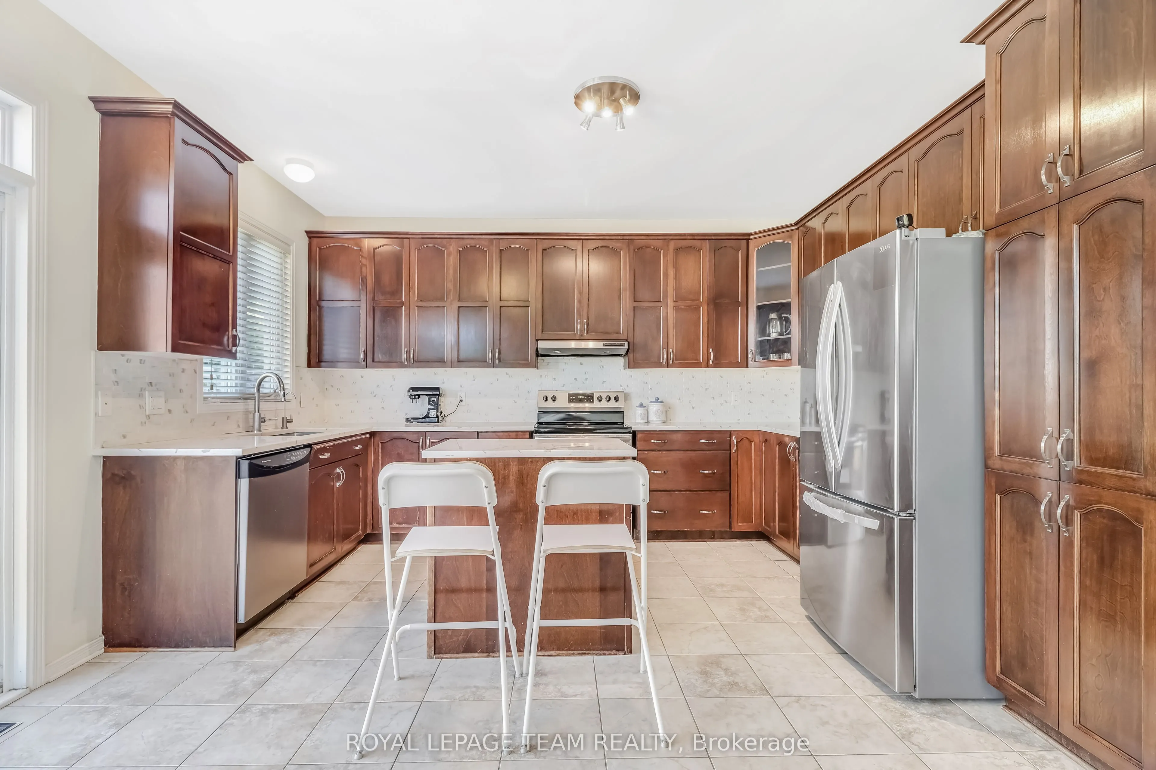 204 Applecross Crescent