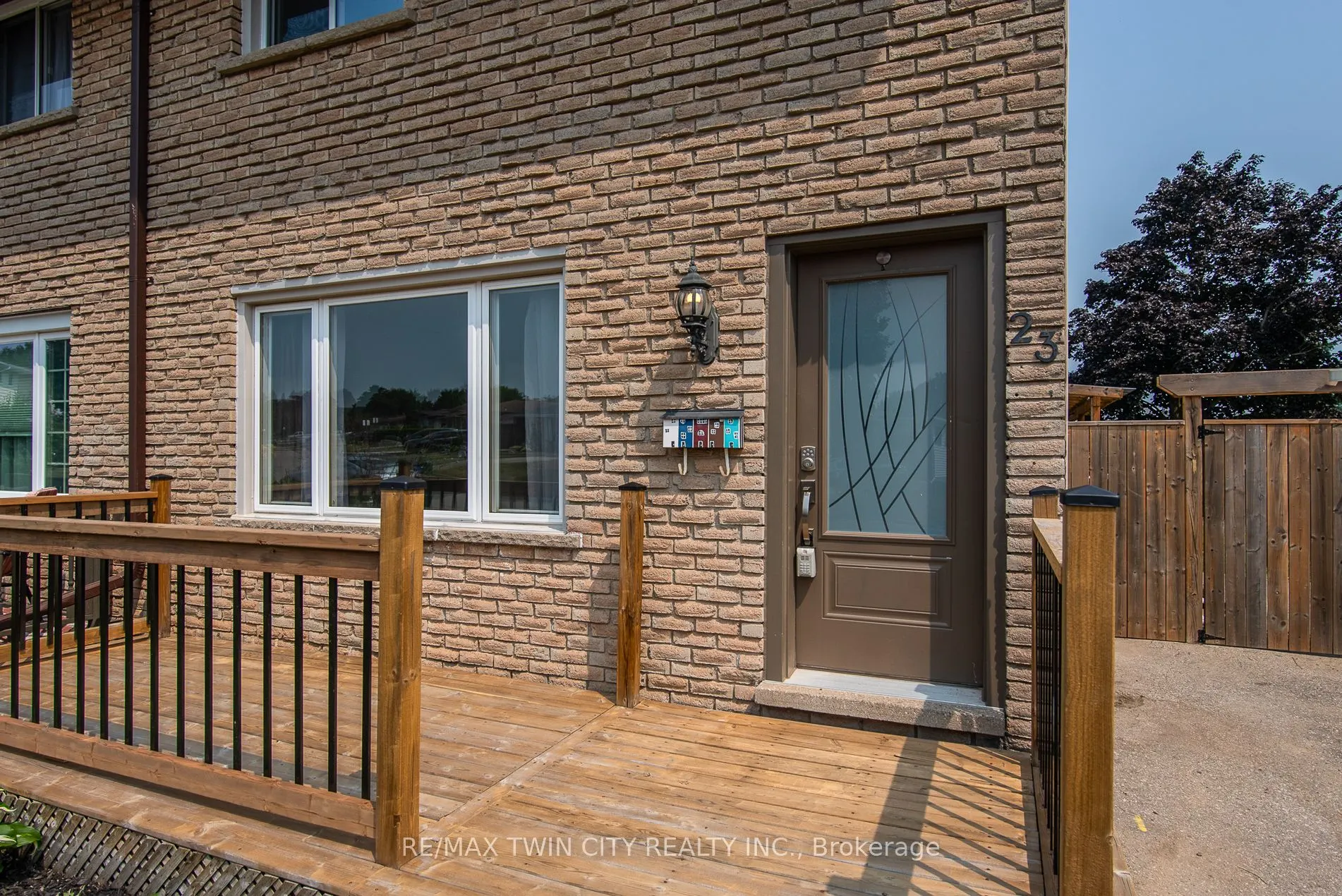23 Roberts Crescent