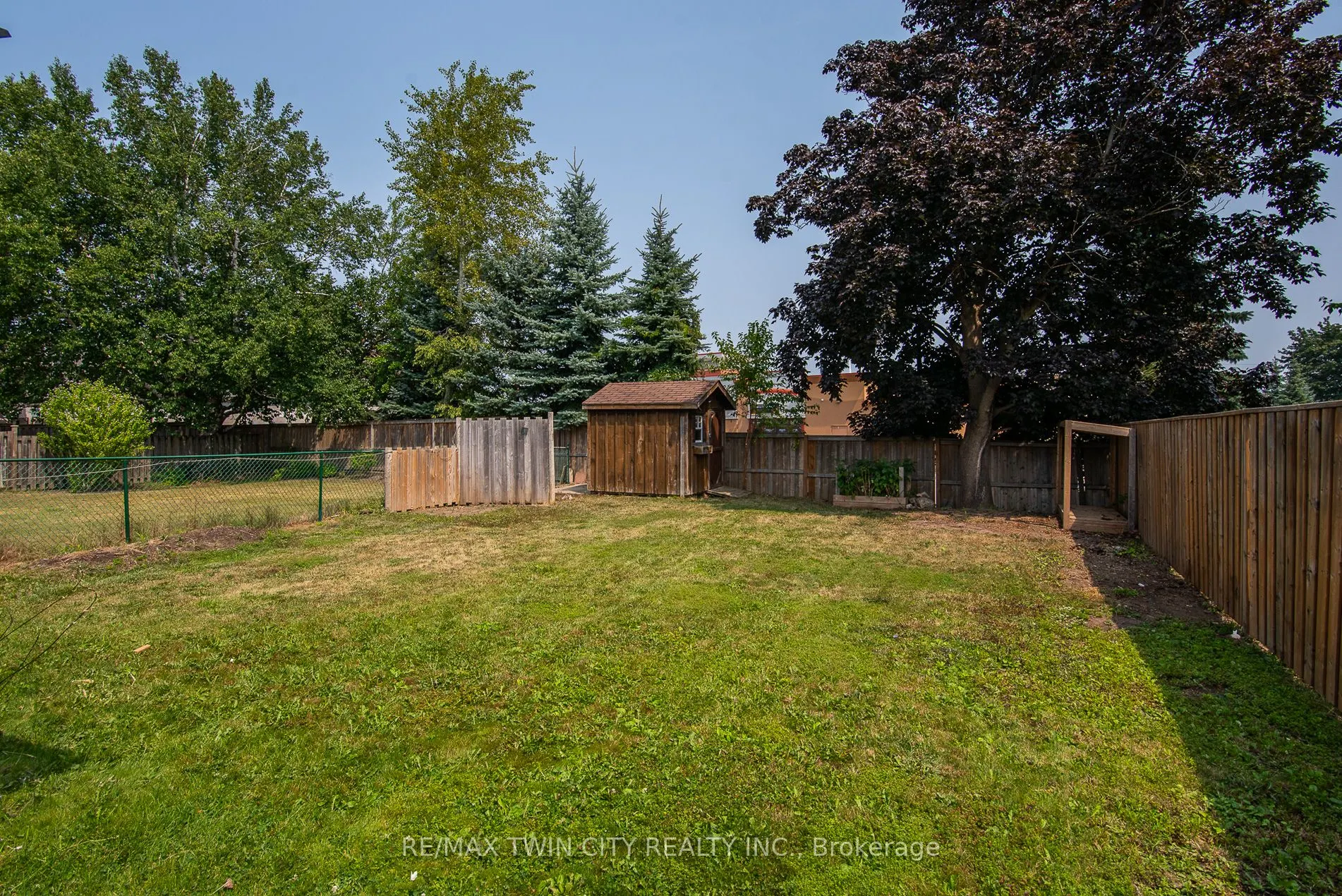 23 Roberts Crescent