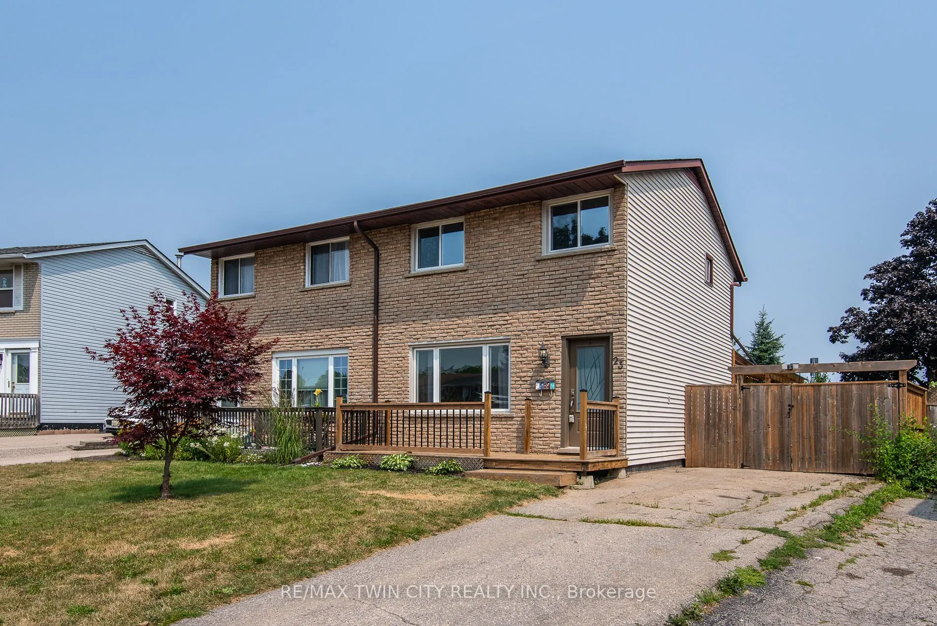 23 Roberts Crescent