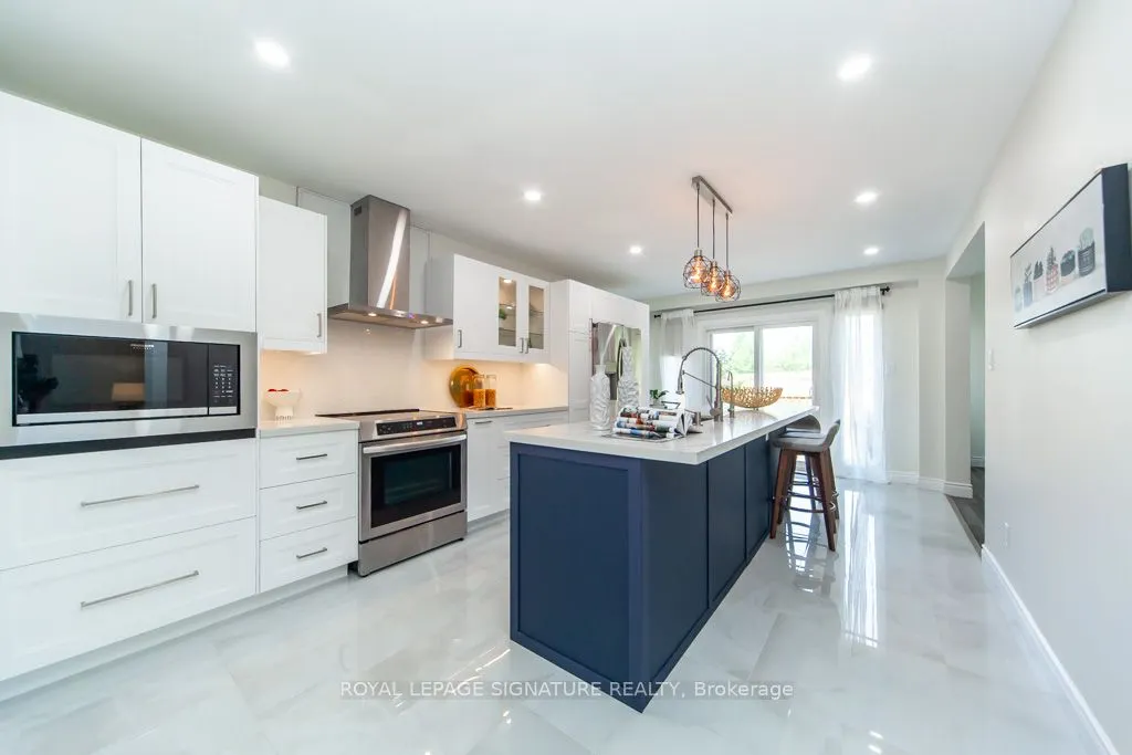 579 Windjammer Way