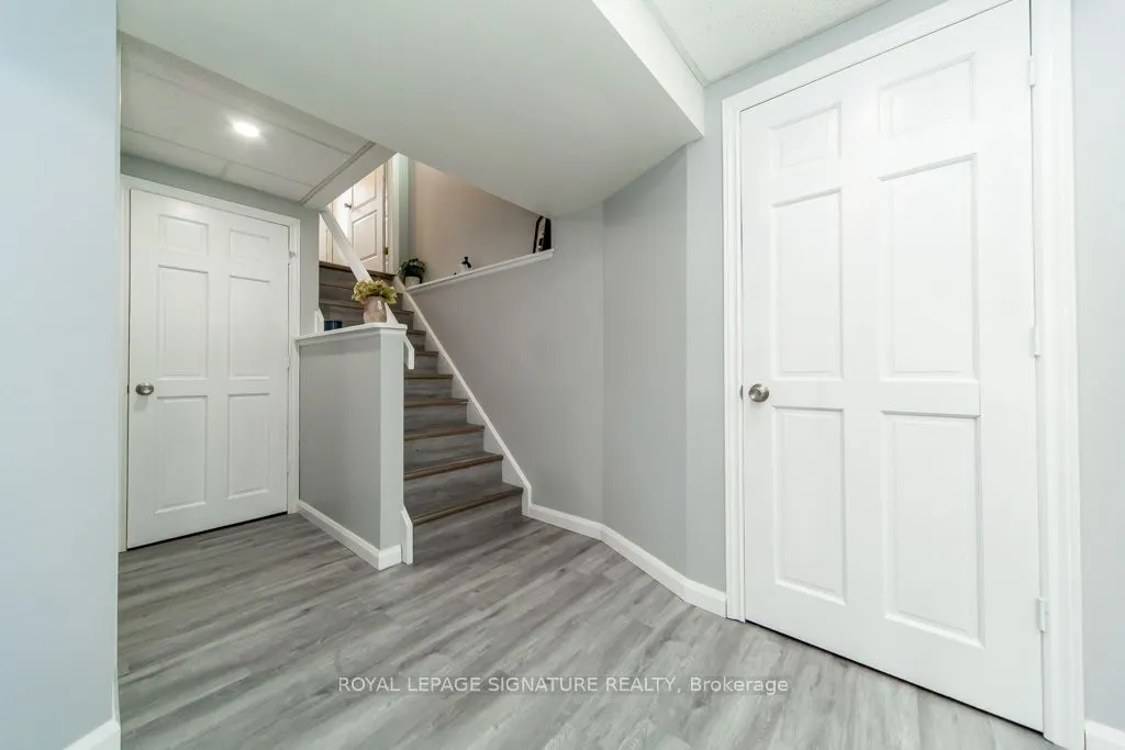 579 Windjammer Way