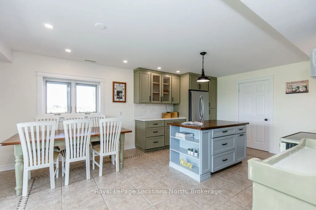 236254 Grey 13 Road