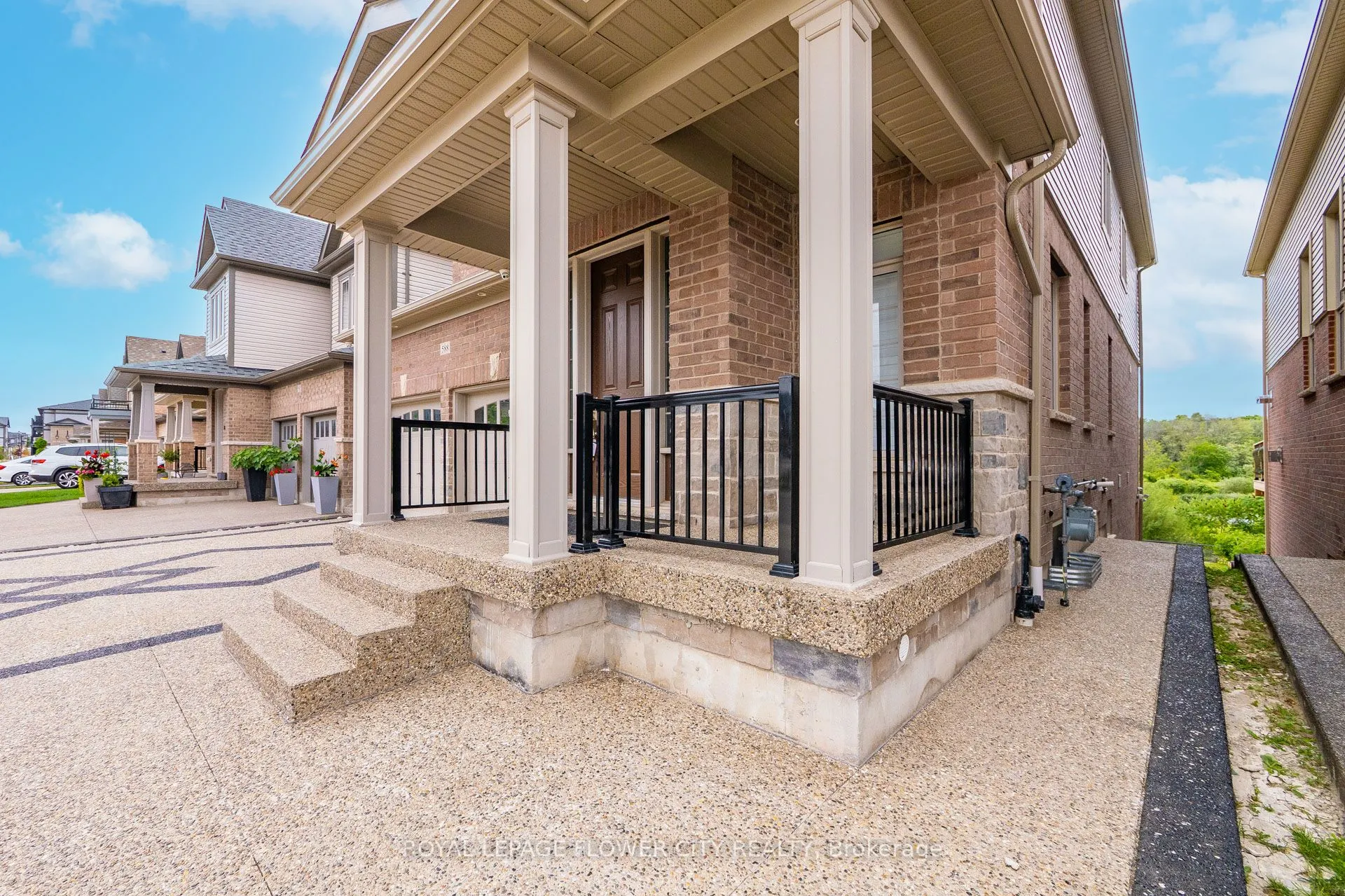 588 Beckview Crescent
