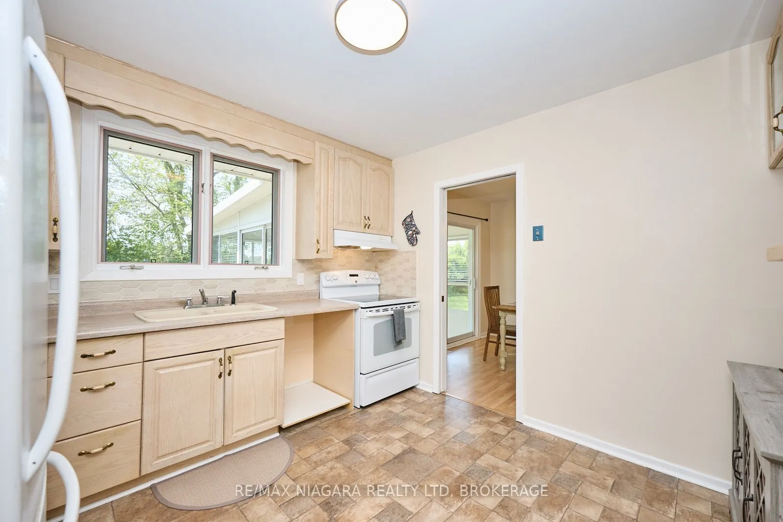 1129 Manning Court