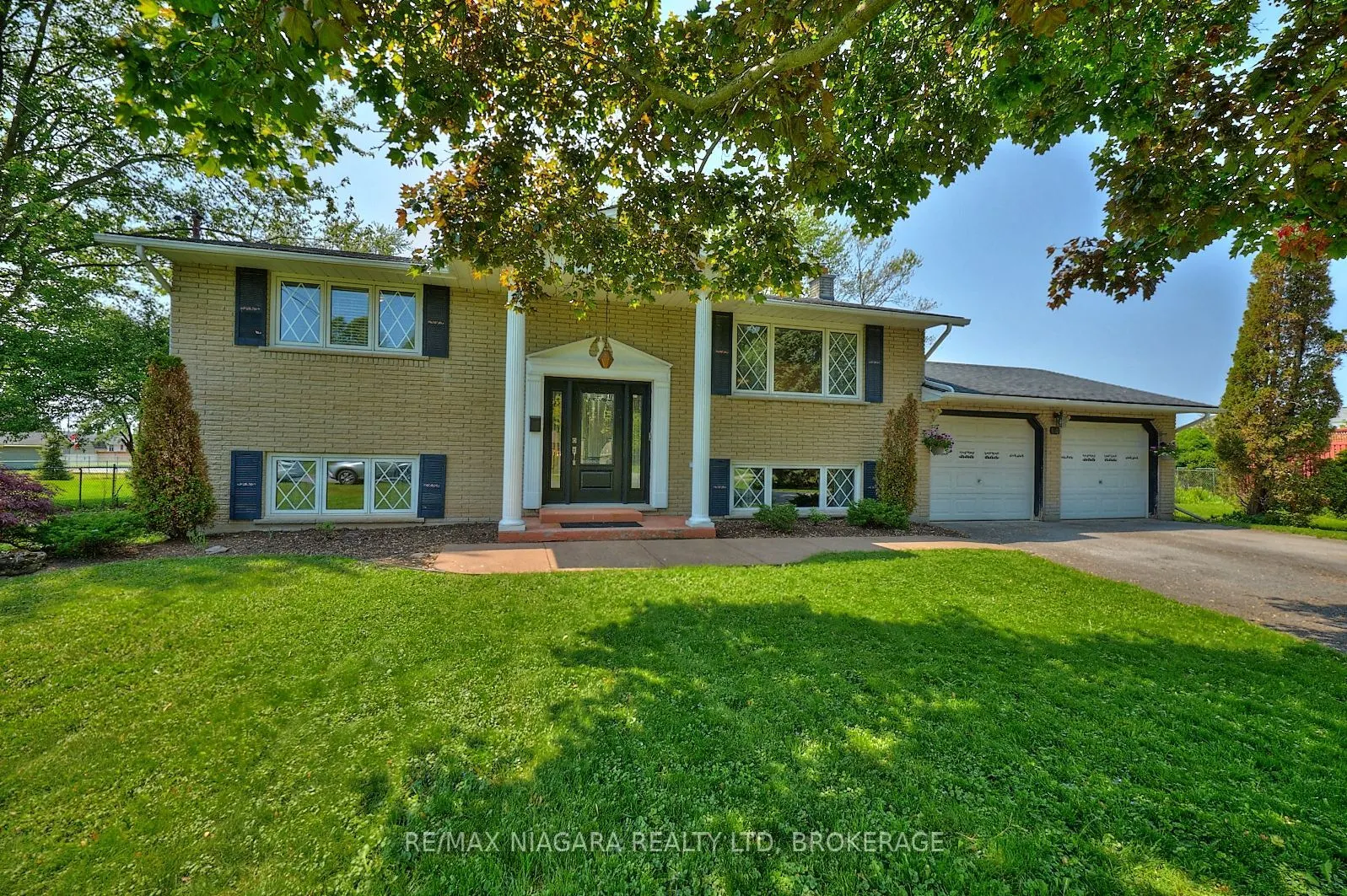 1129 Manning Court