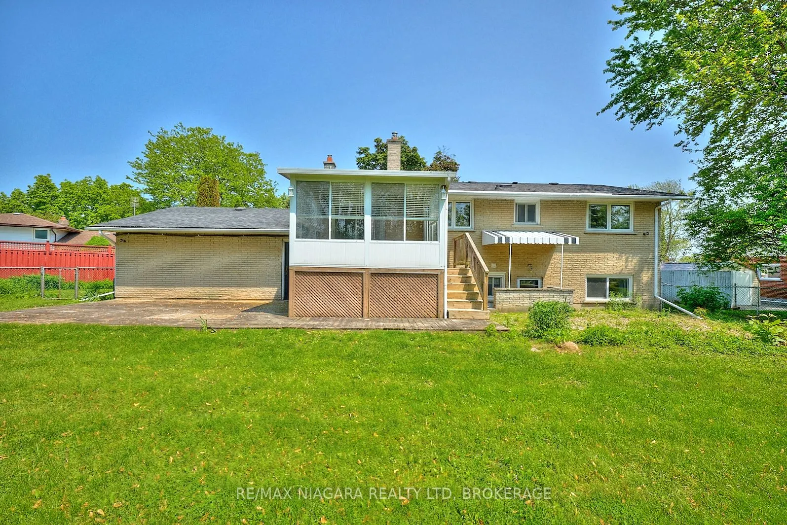 1129 Manning Court