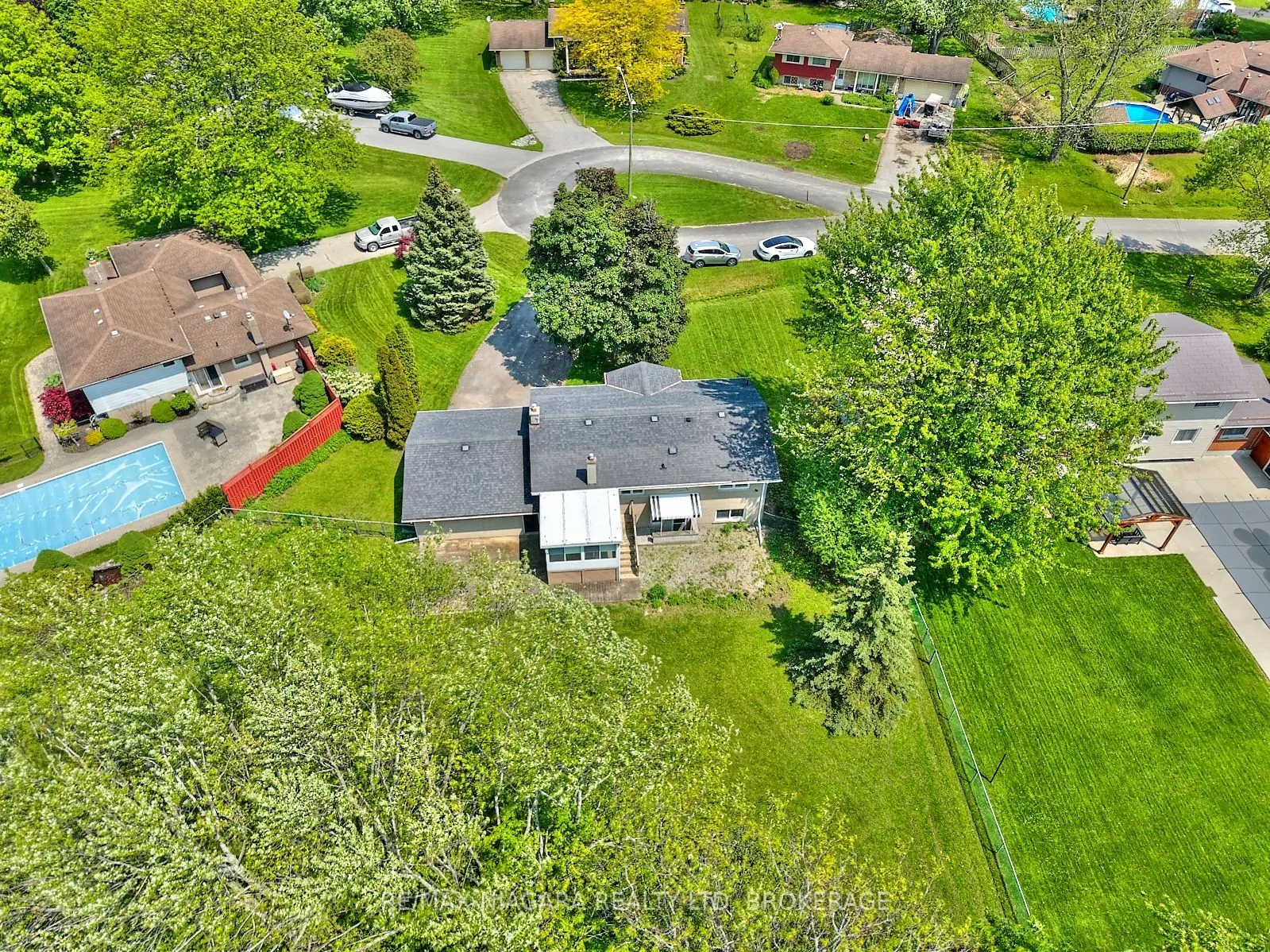 1129 Manning Court