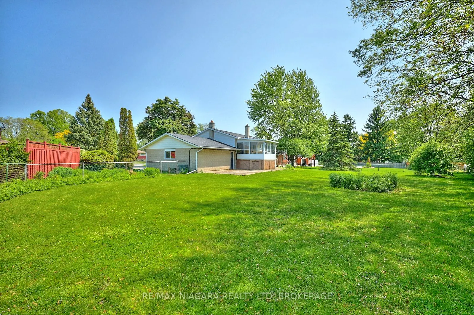 1129 Manning Court
