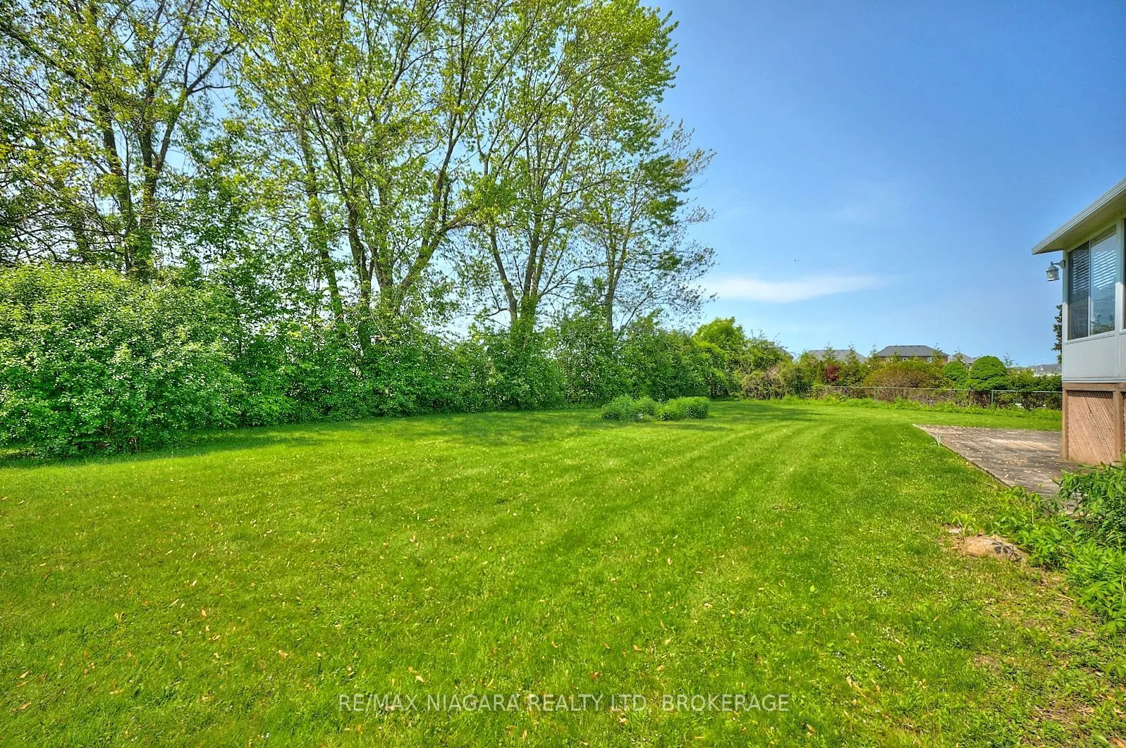 1129 Manning Court