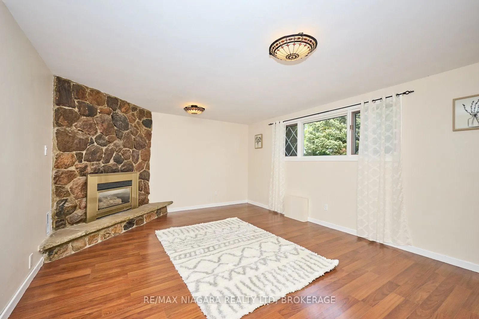 1129 Manning Court