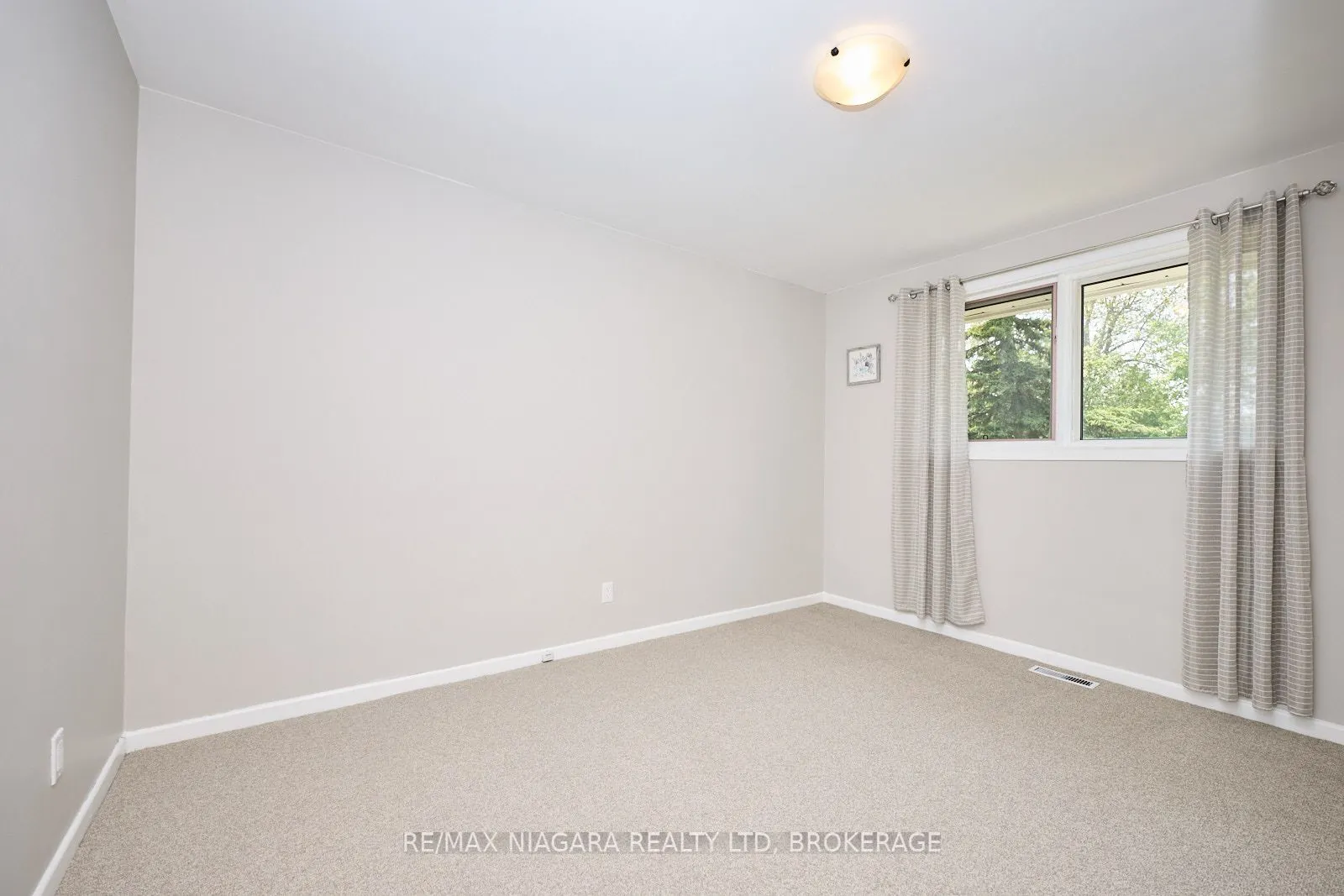 1129 Manning Court