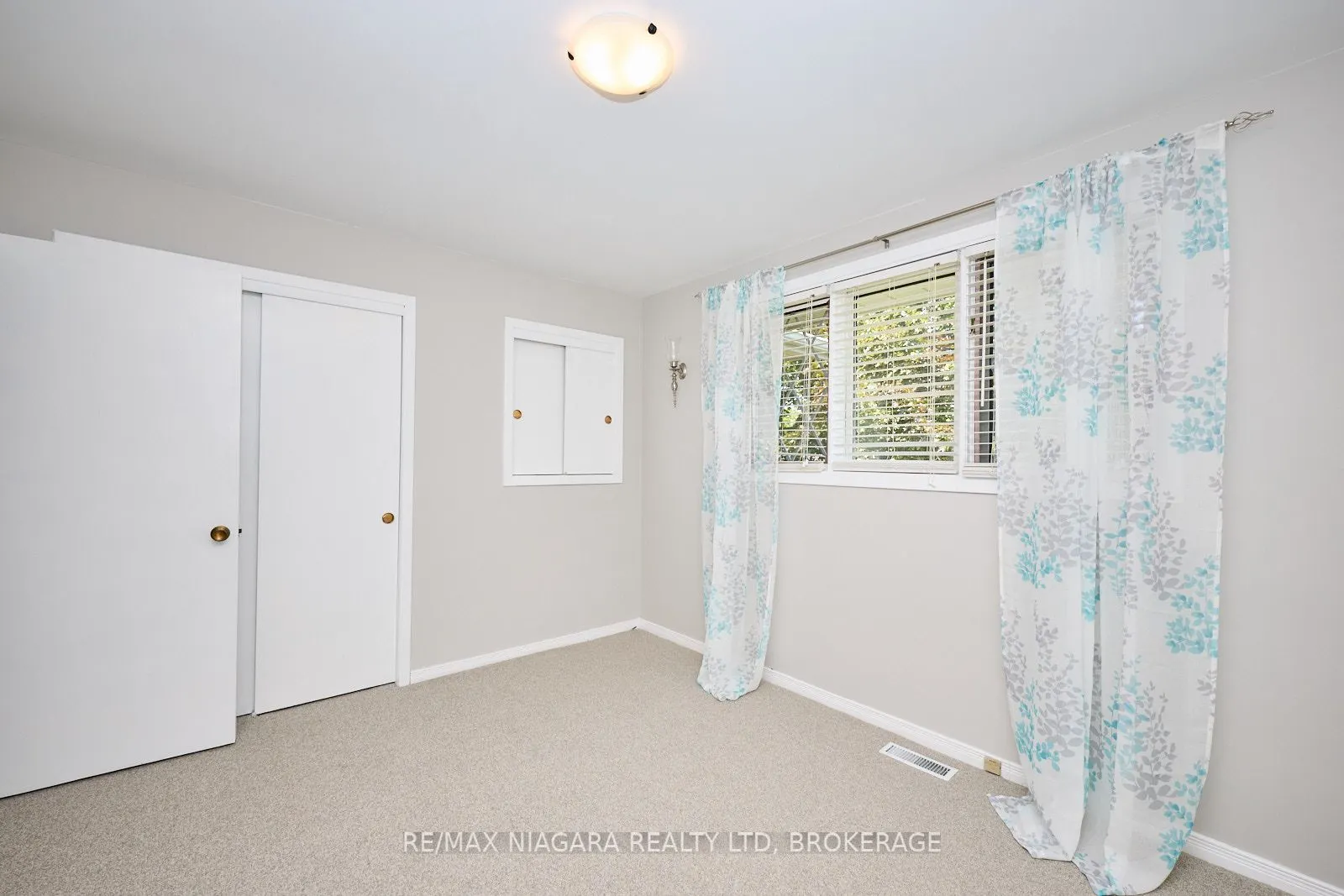 1129 Manning Court