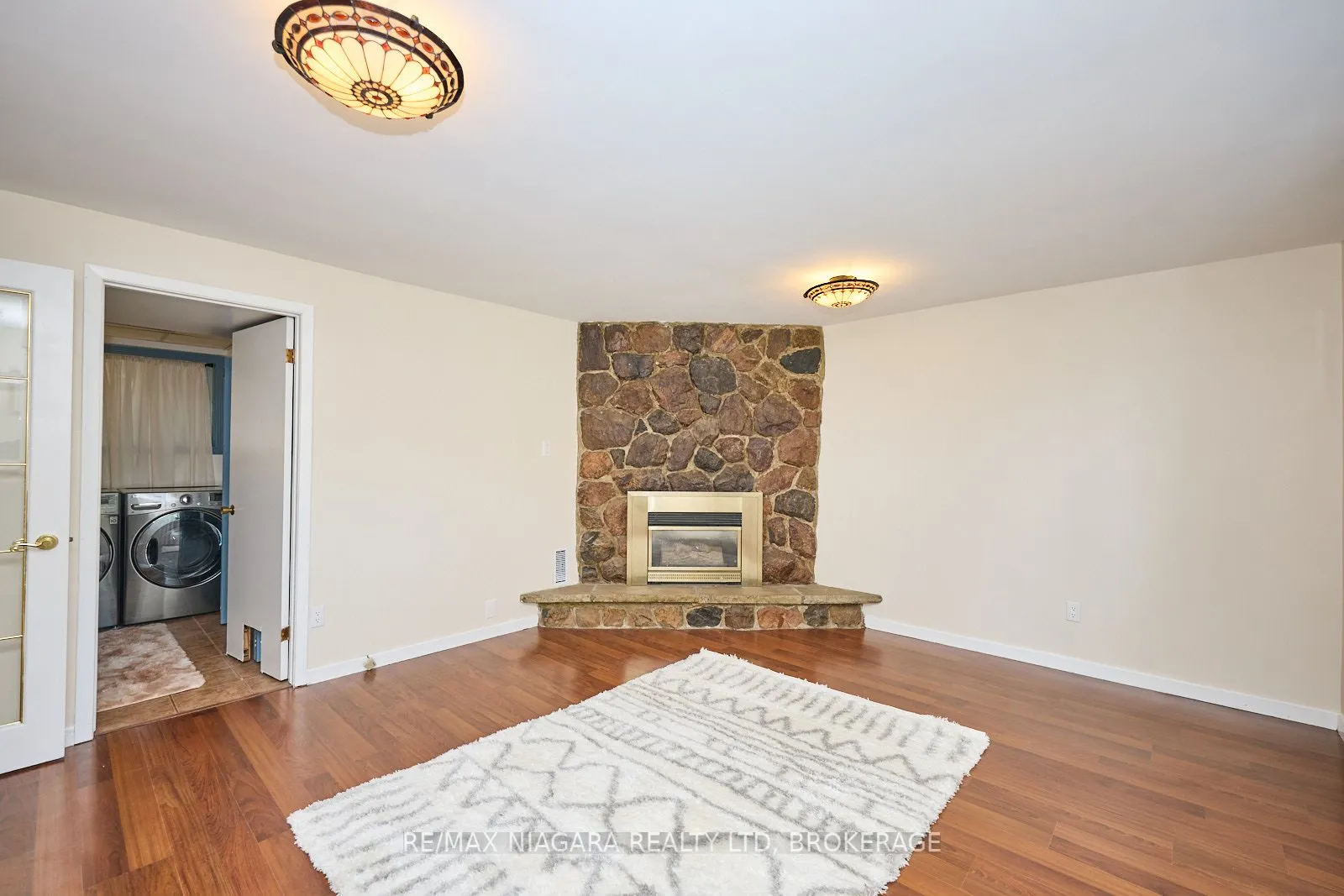 1129 Manning Court