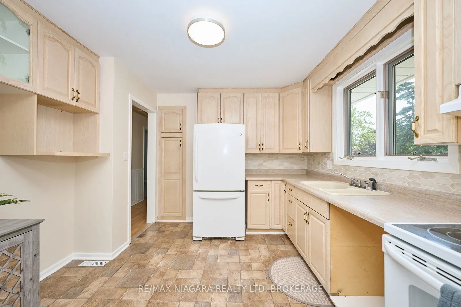 1129 Manning Court