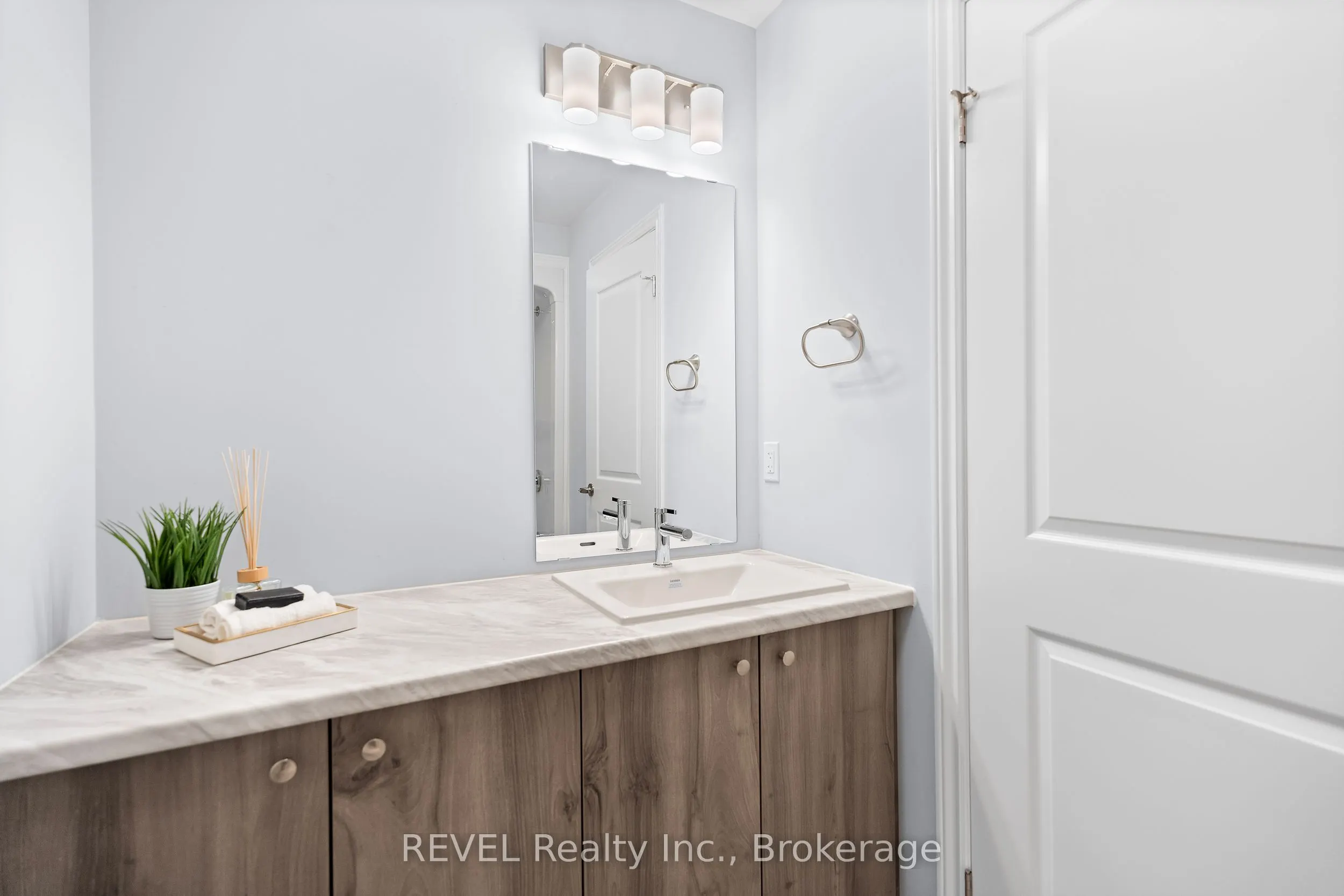 5672 Dorchester Road, #49