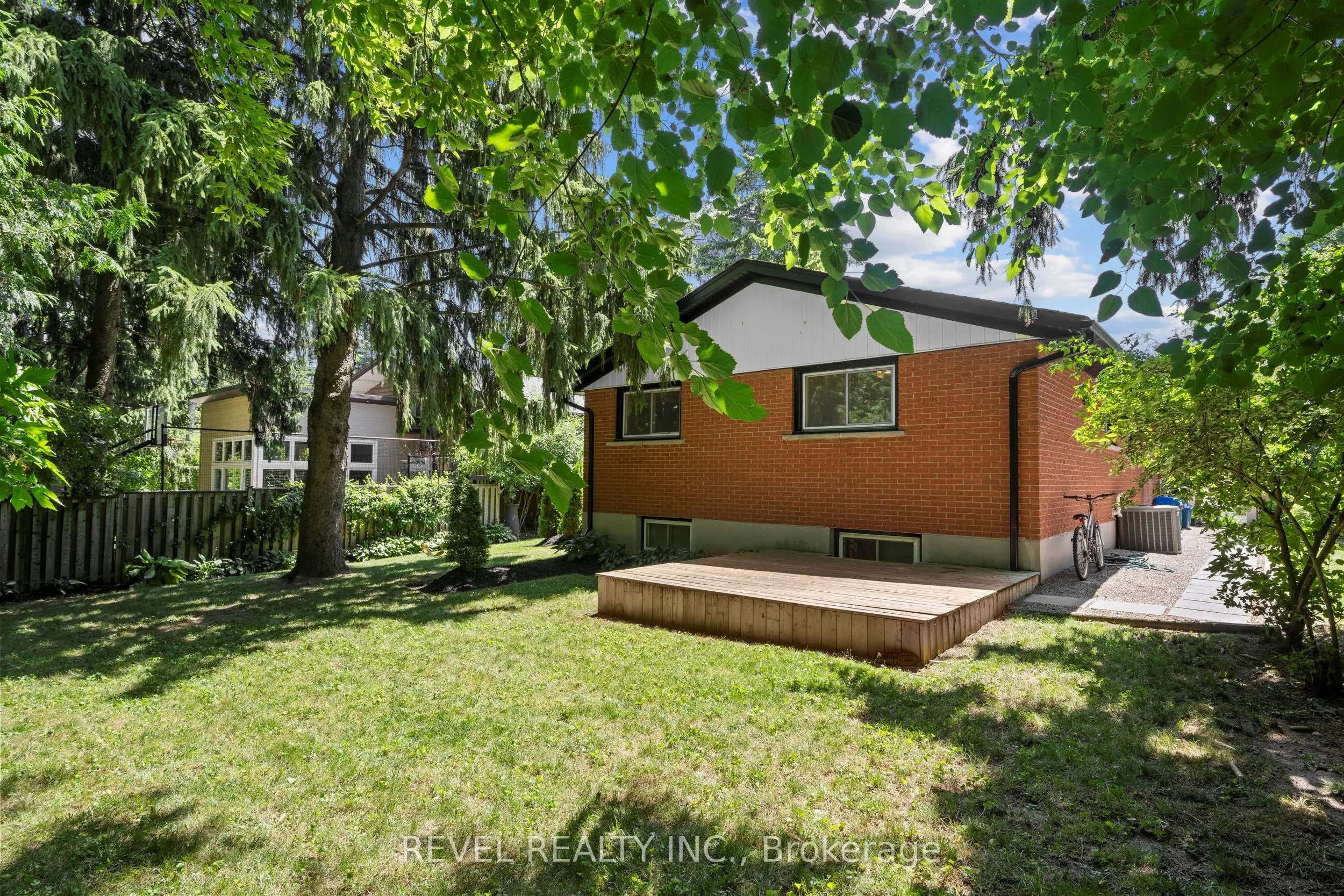 79 Inwood Crescent