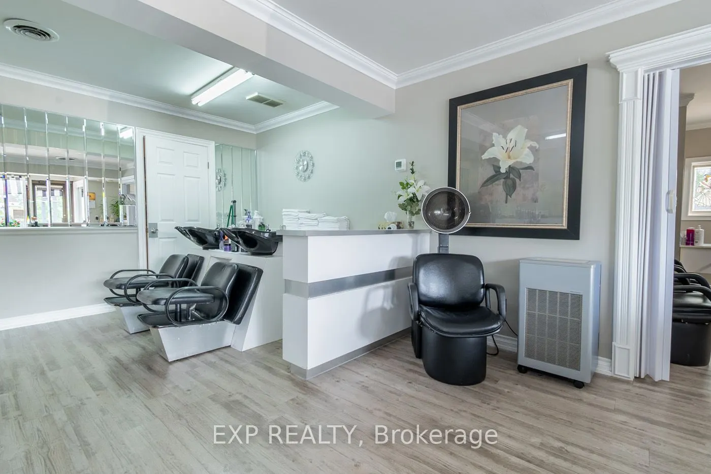 126 Town Line Road W