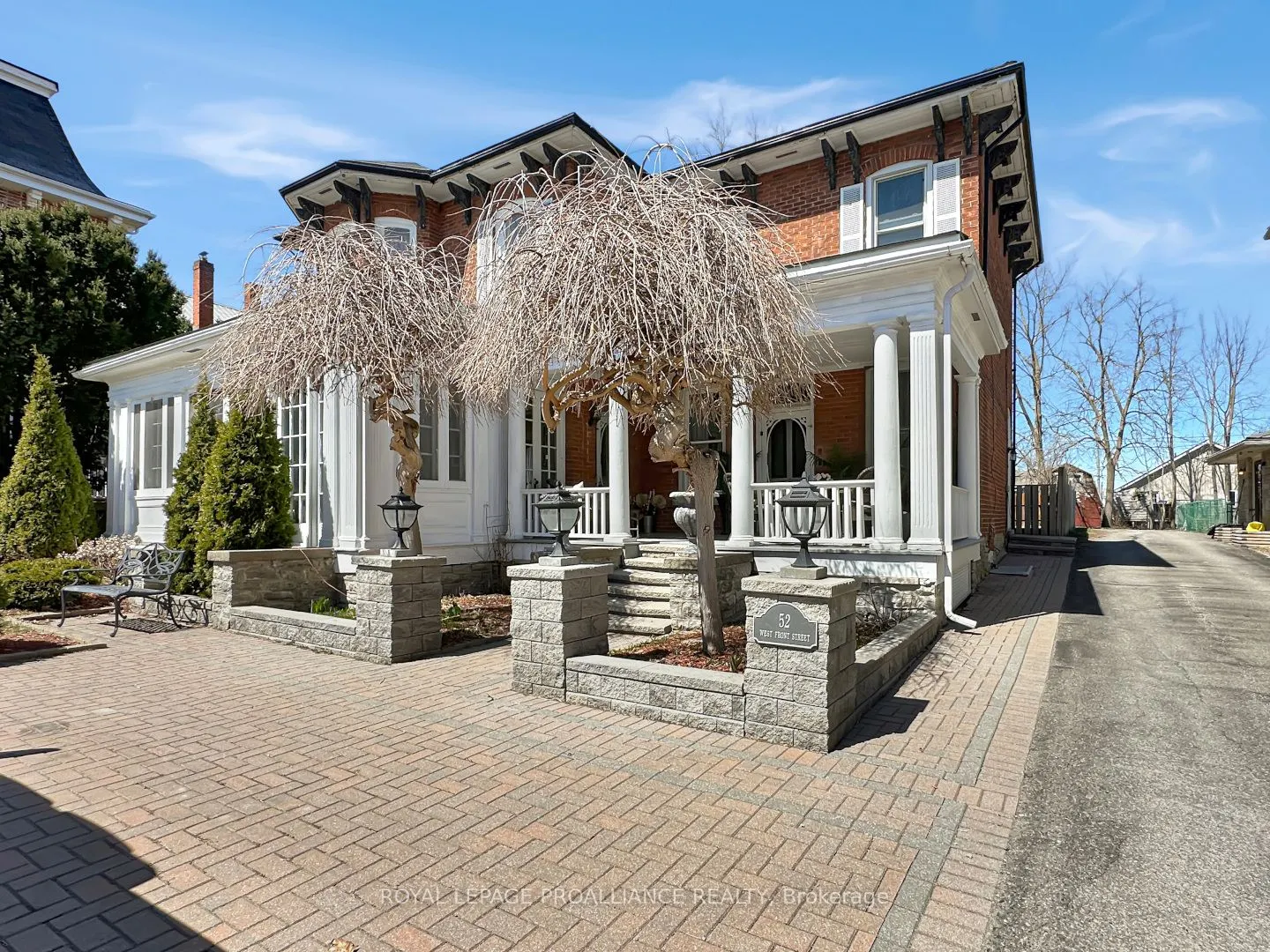 52 West Front Street