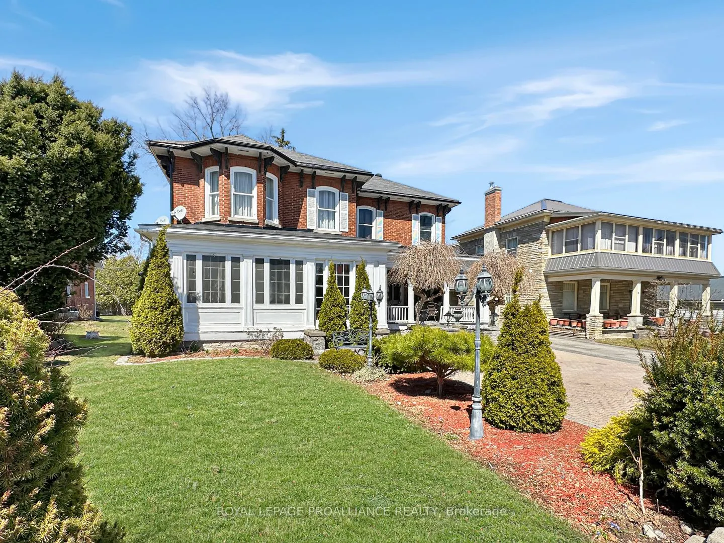 52 West Front Street