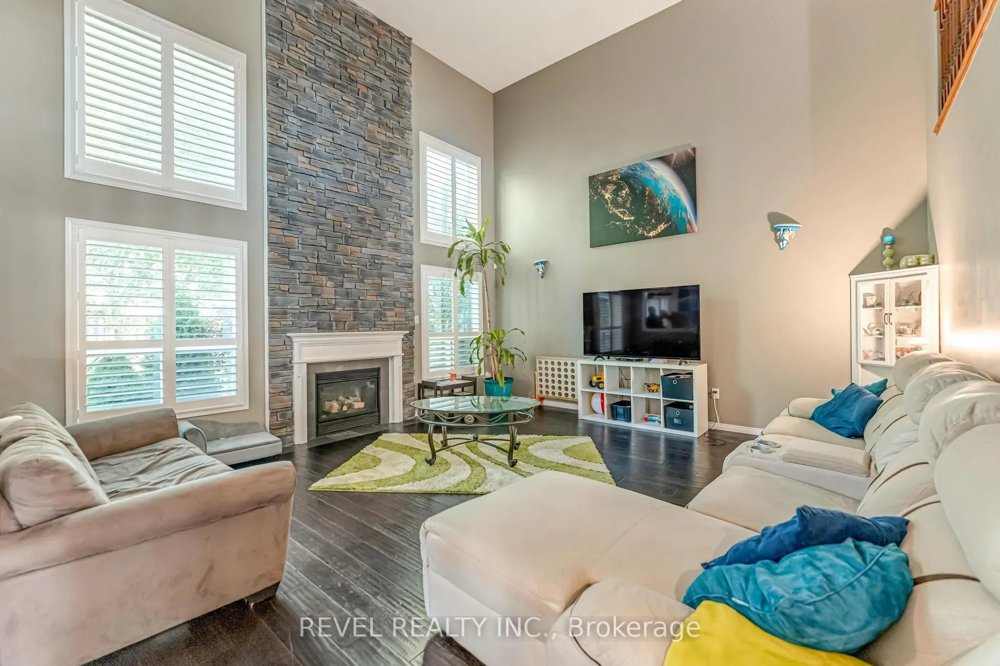 17 Webb Avenue