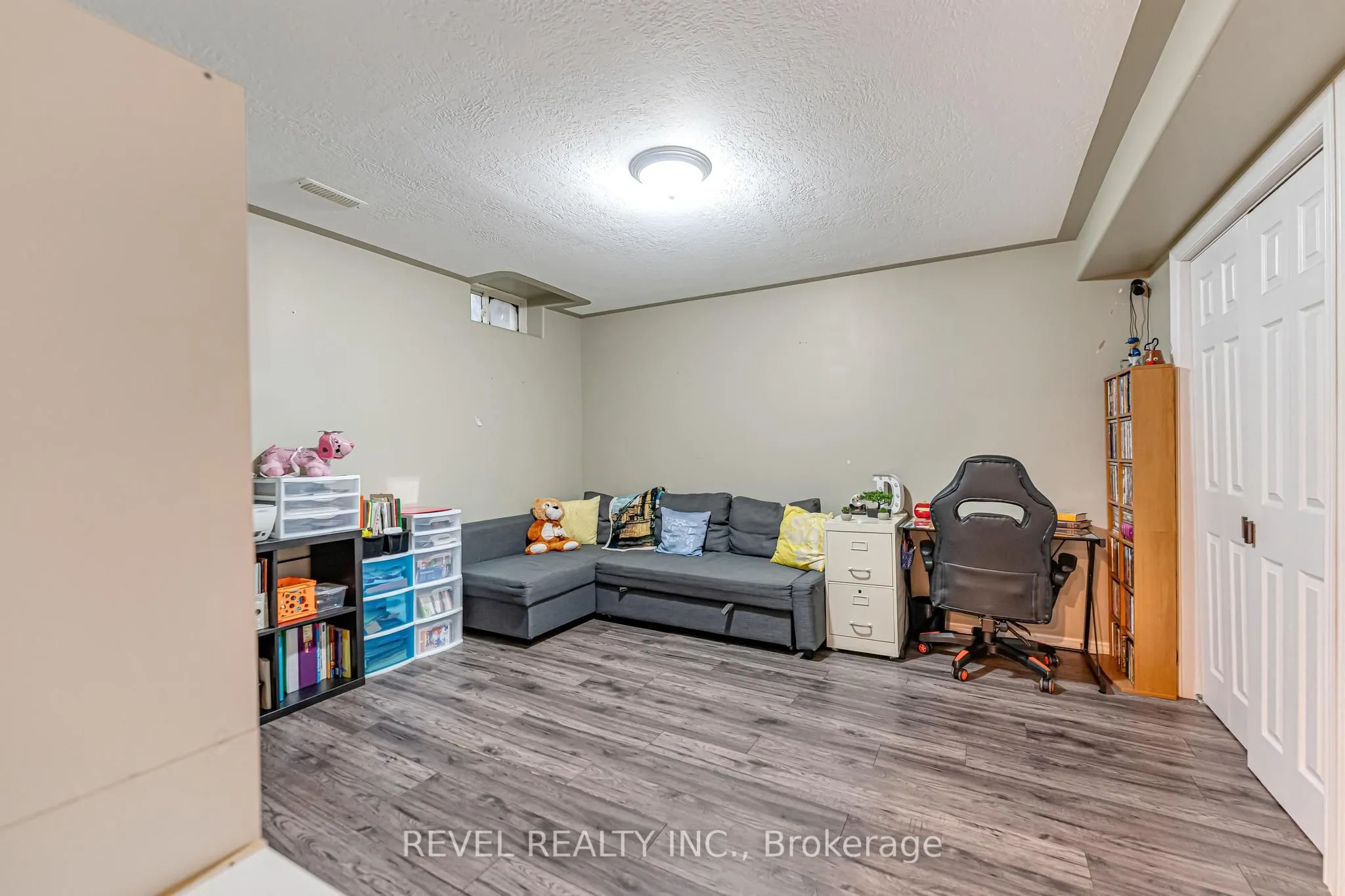 17 Webb Avenue