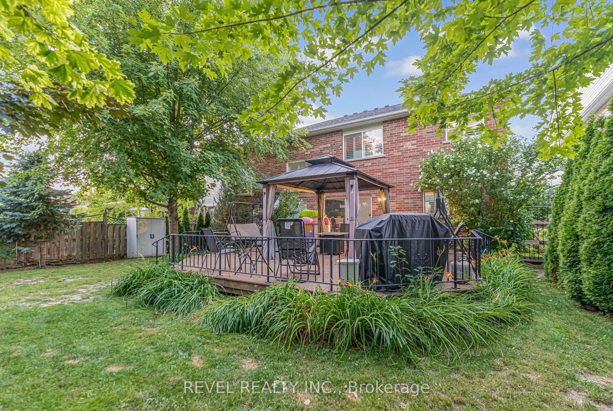 17 Webb Avenue