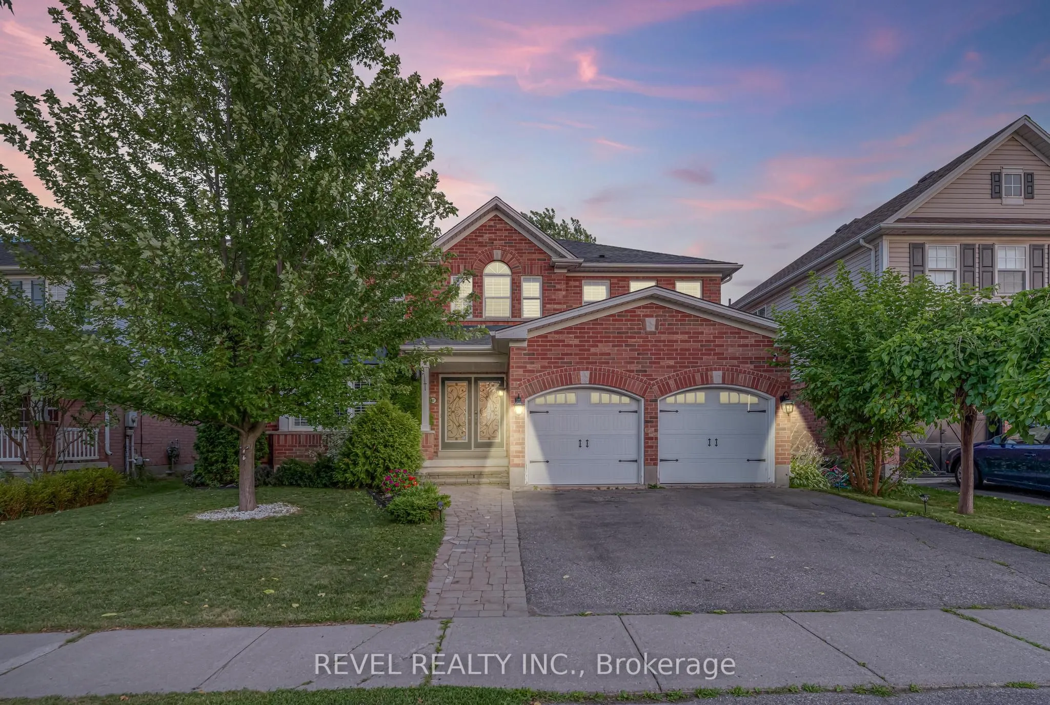 17 Webb Avenue