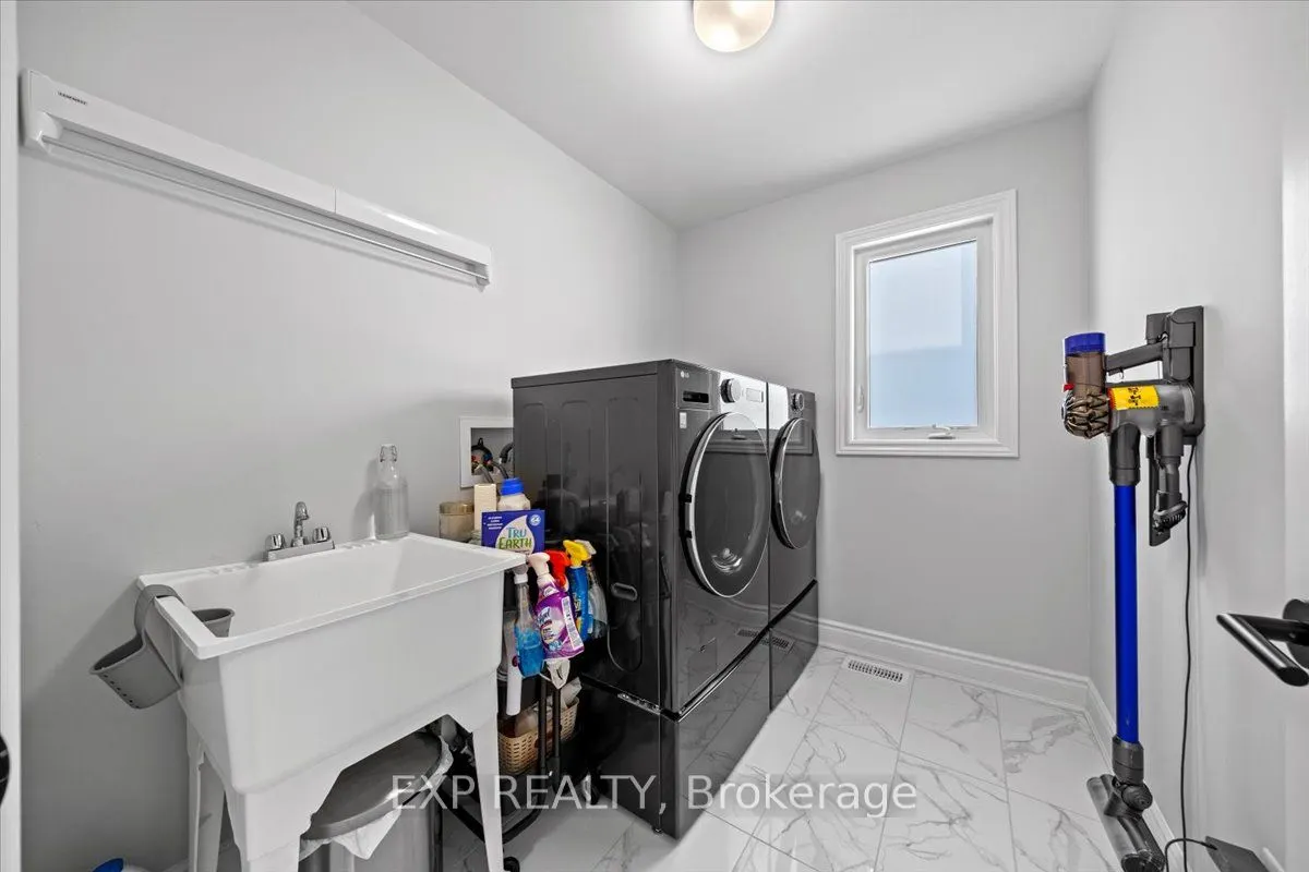 126 Unity Place