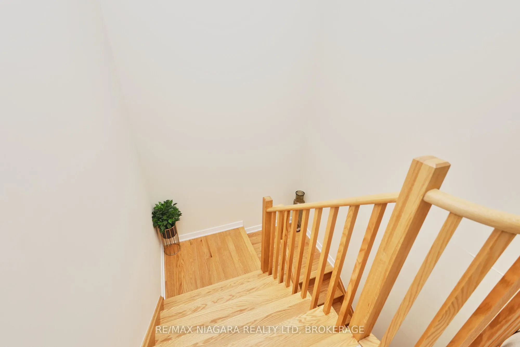 77 KEELSON Street