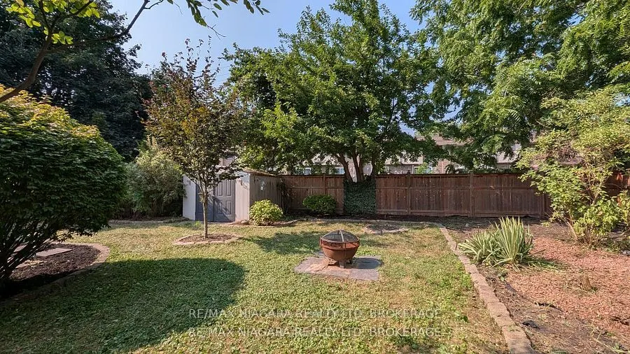 7253 Thornhill Crescent, #Main
