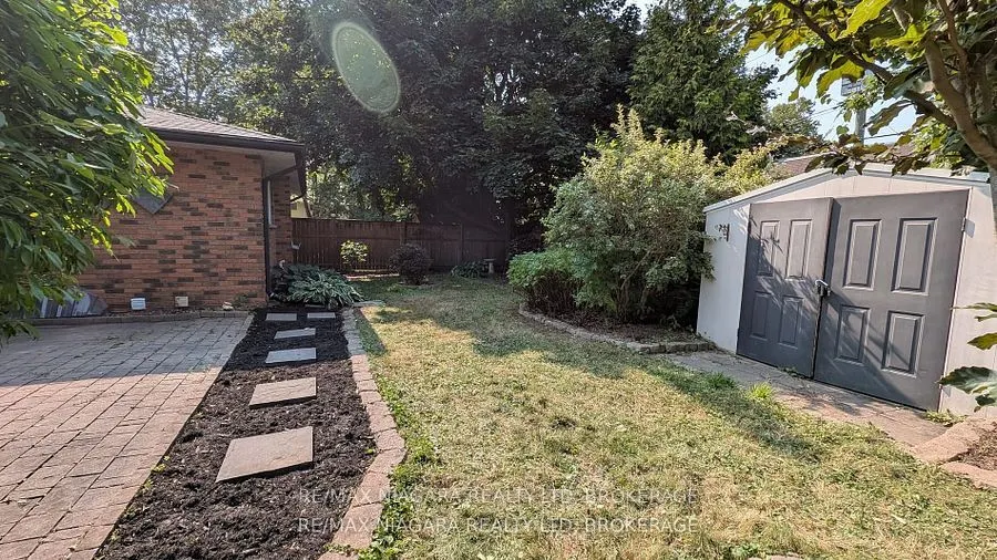 7253 Thornhill Crescent, #Main