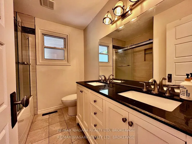 7253 Thornhill Crescent, #Main