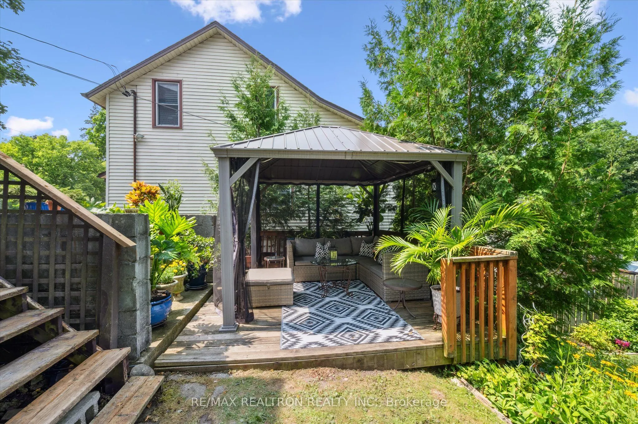 131 Henderson Street