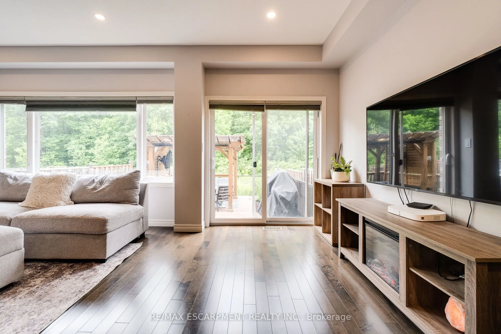 159 KINSMAN Drive