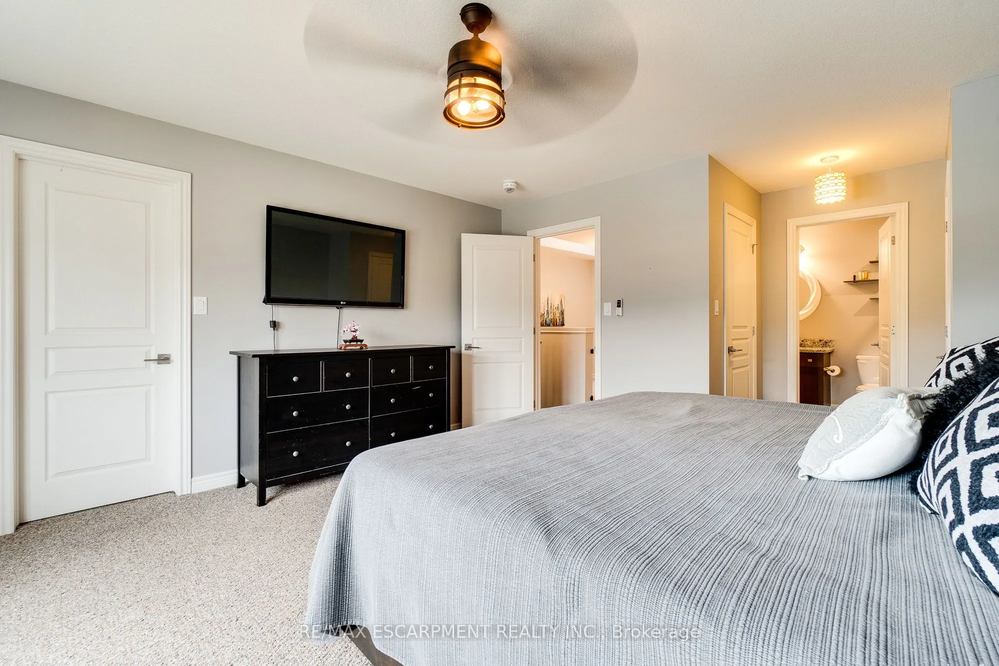 159 KINSMAN Drive
