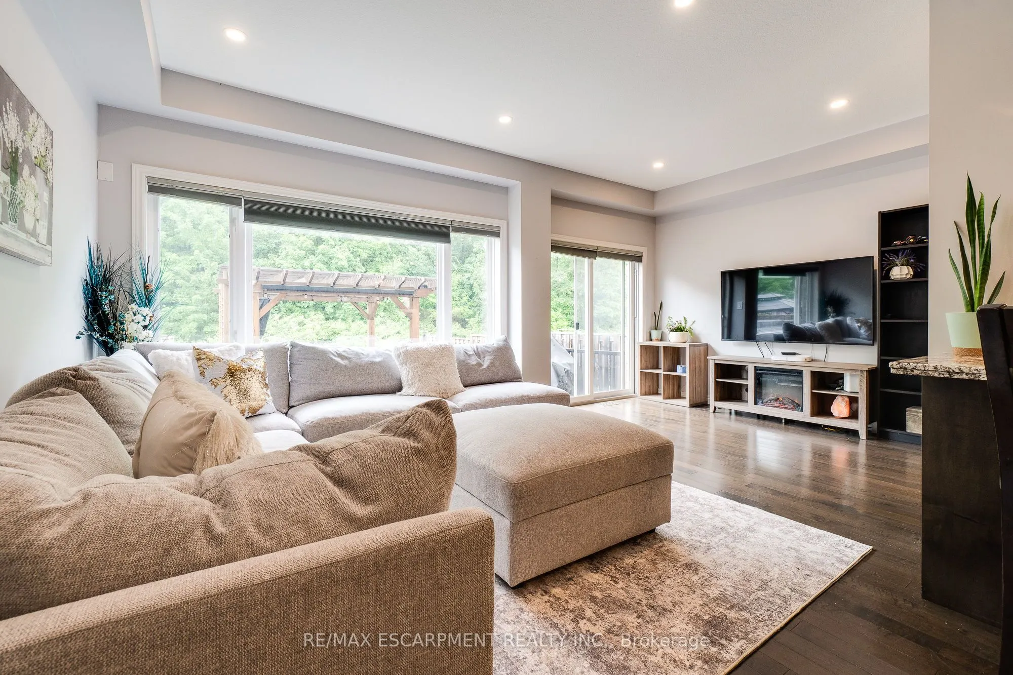 159 KINSMAN Drive