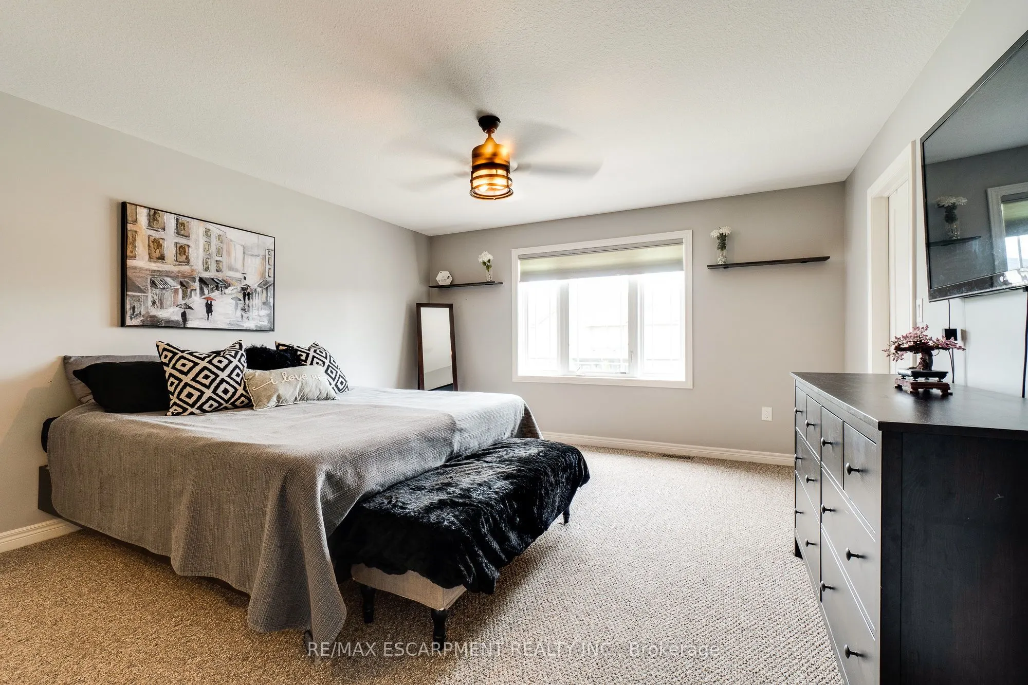 159 KINSMAN Drive
