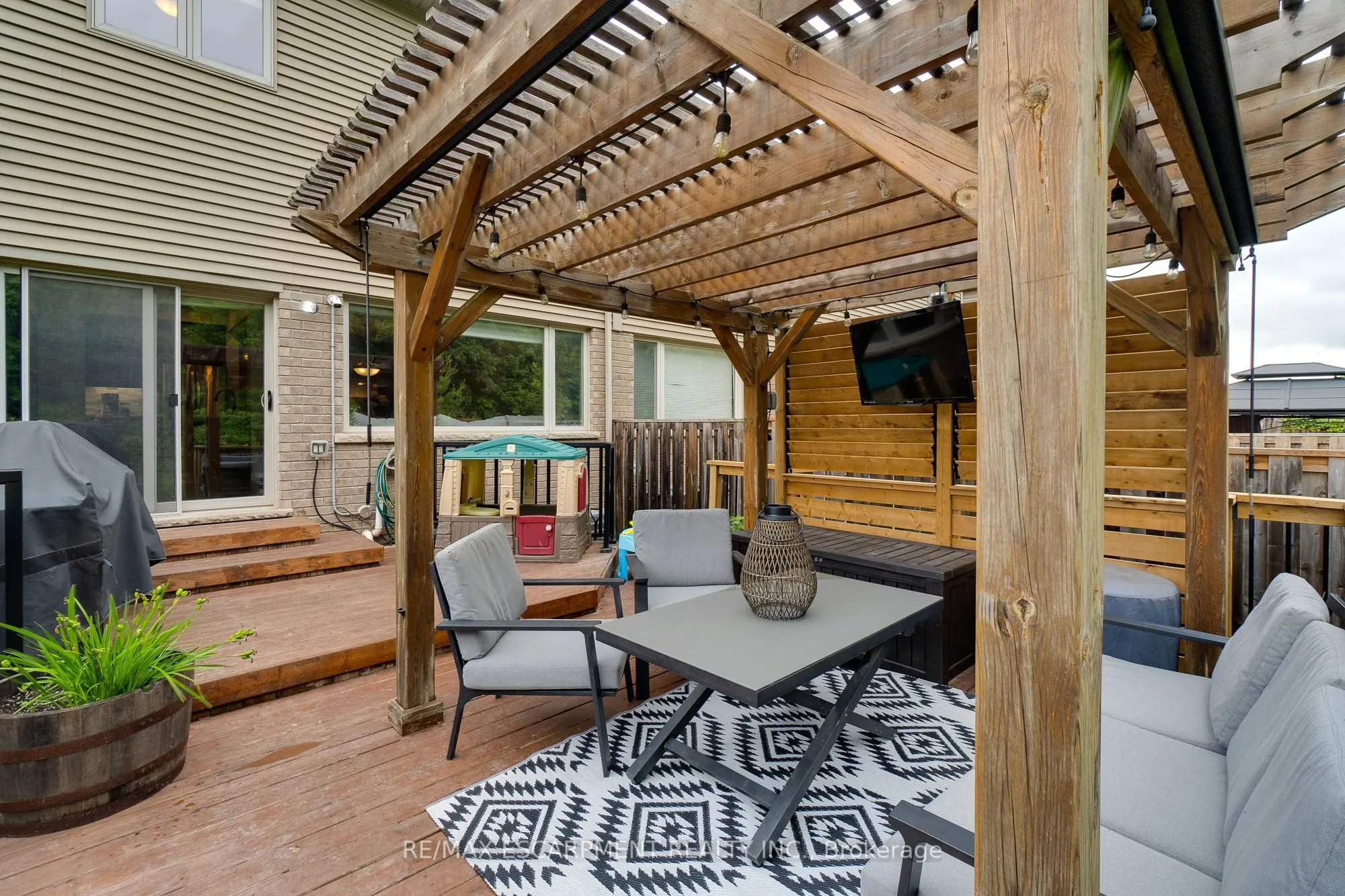 159 KINSMAN Drive