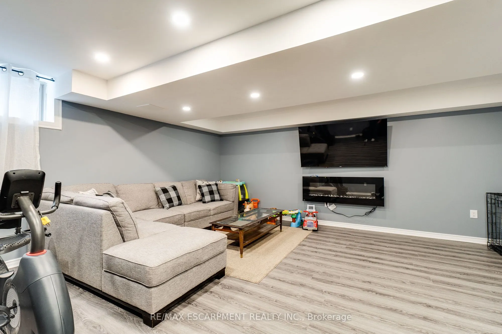 159 KINSMAN Drive