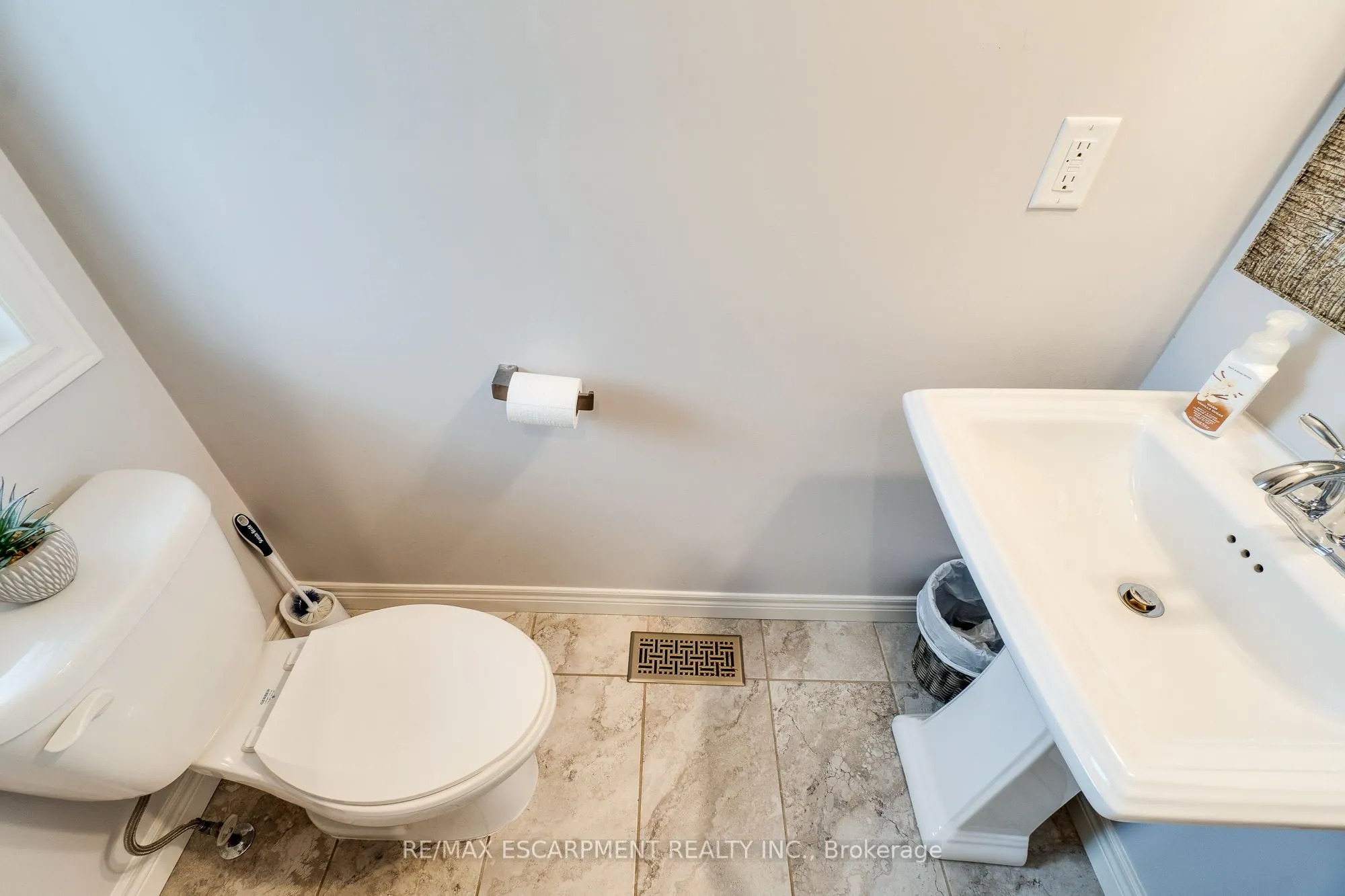 159 KINSMAN Drive