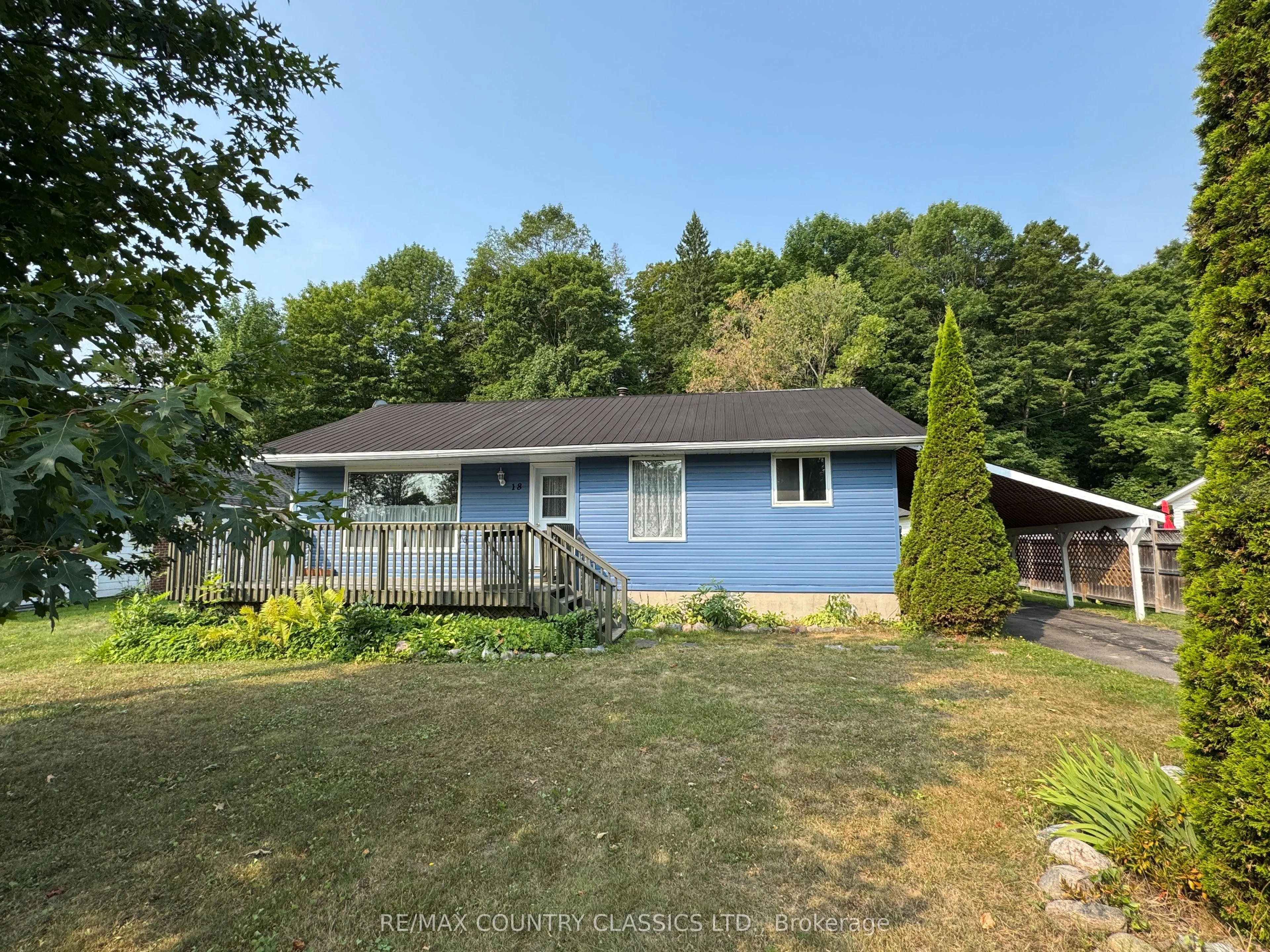 18 Sherbourne Street S