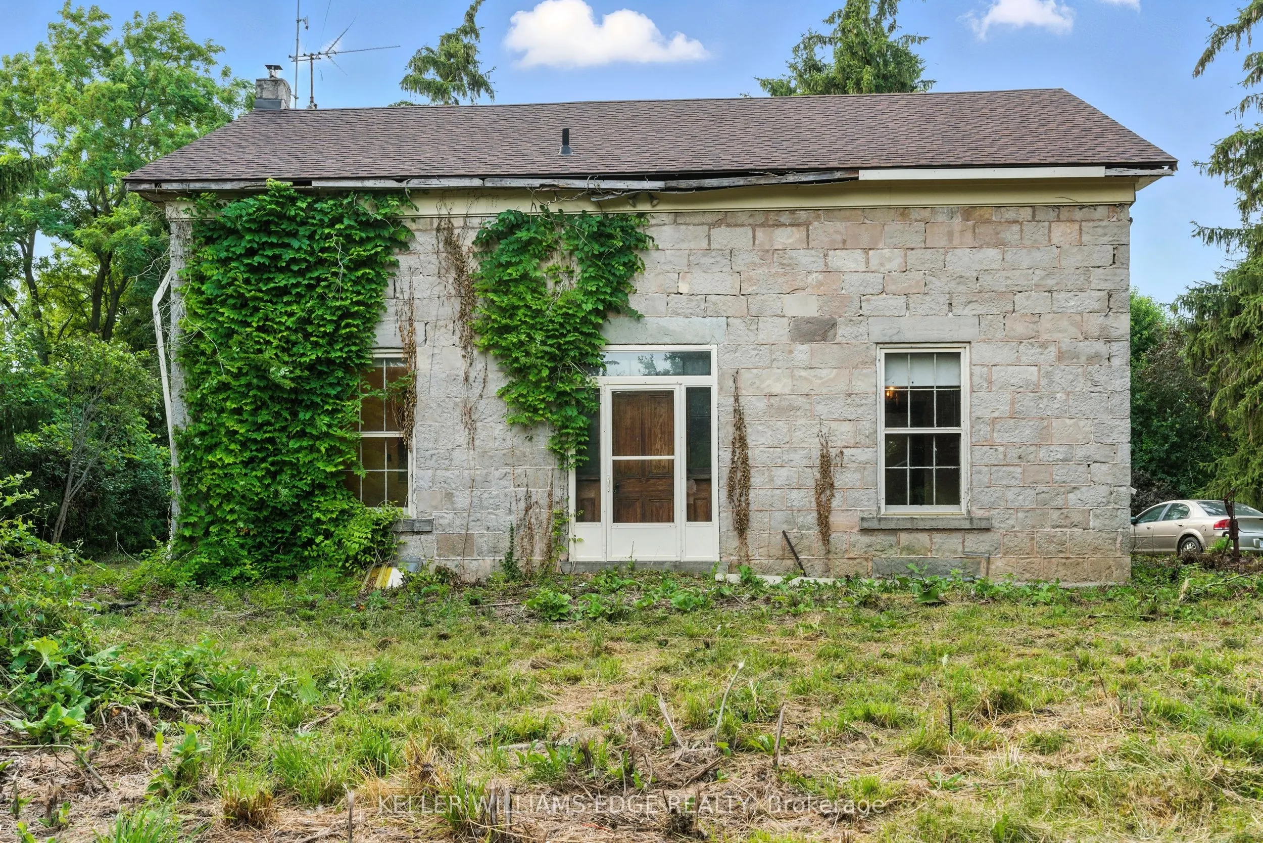 502 Butter Road W