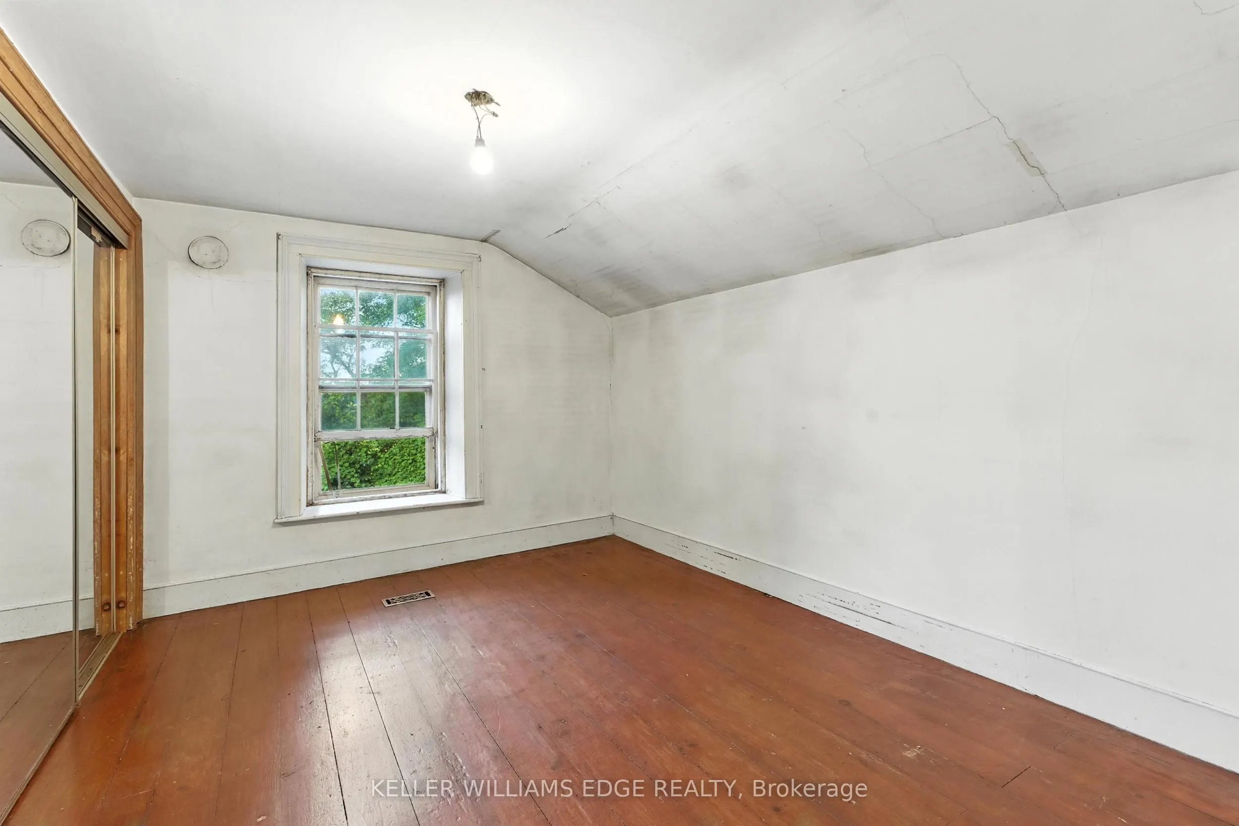 502 Butter Road W
