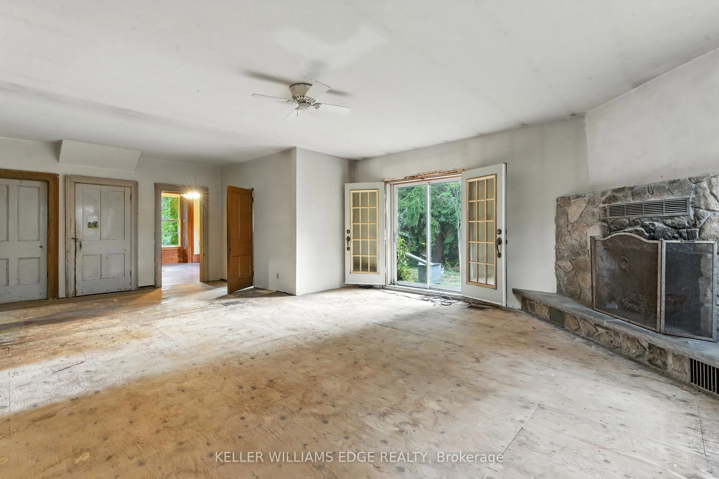 502 Butter Road W