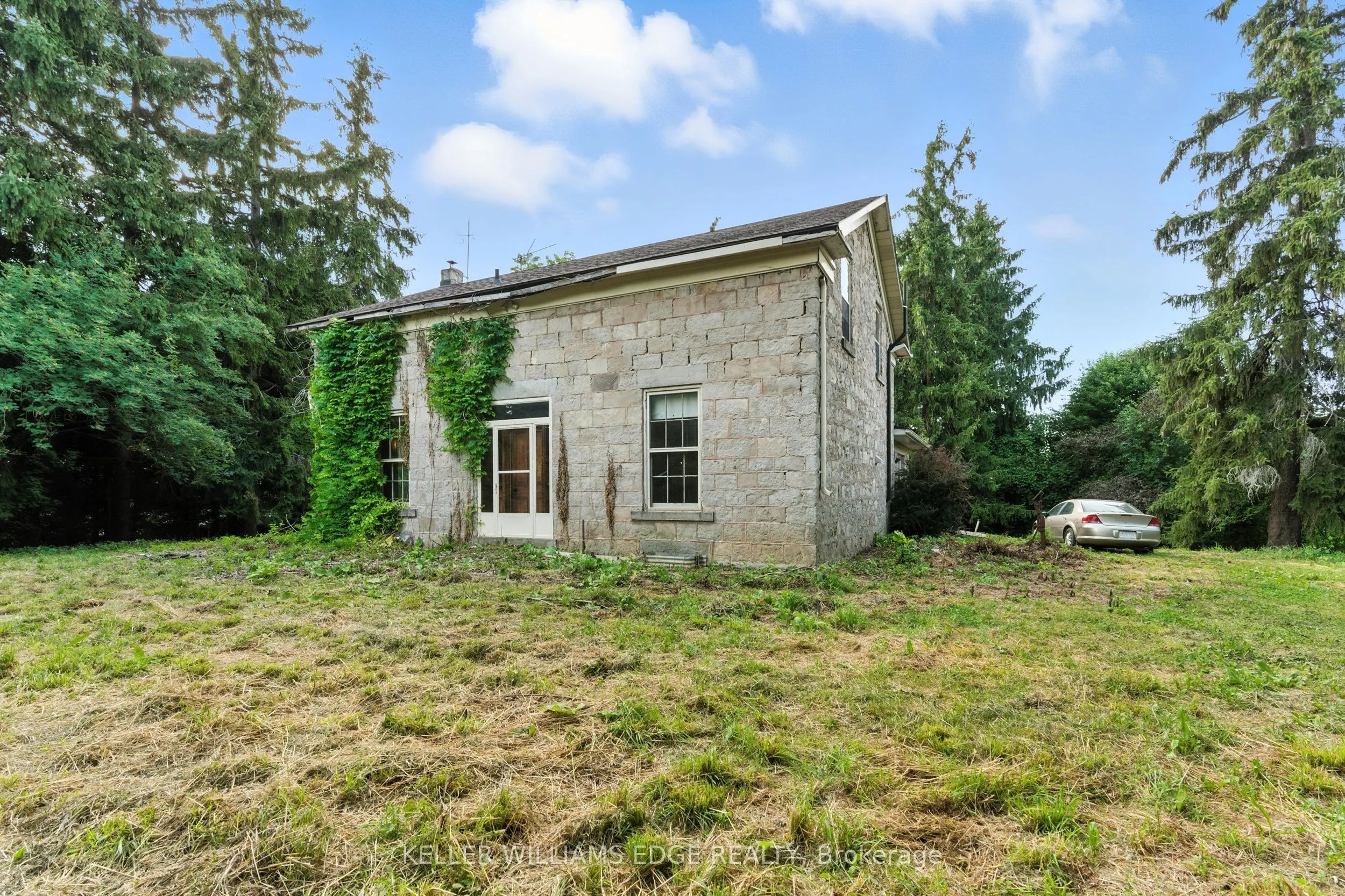 502 Butter Road W