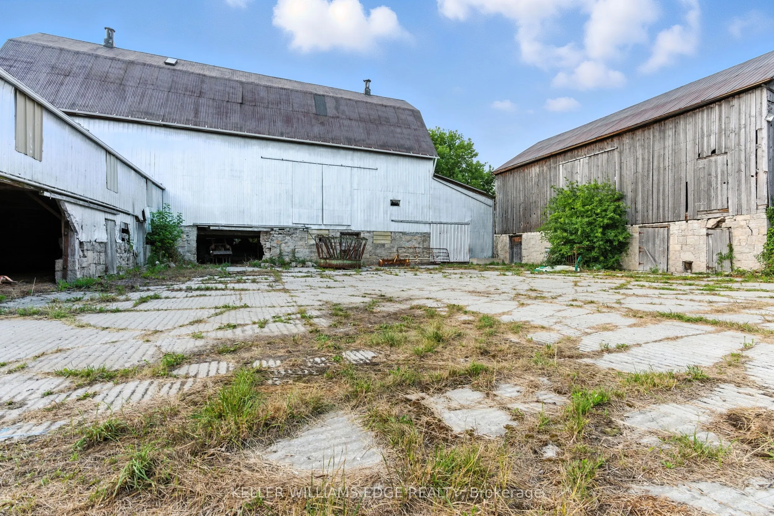 502 Butter Road W