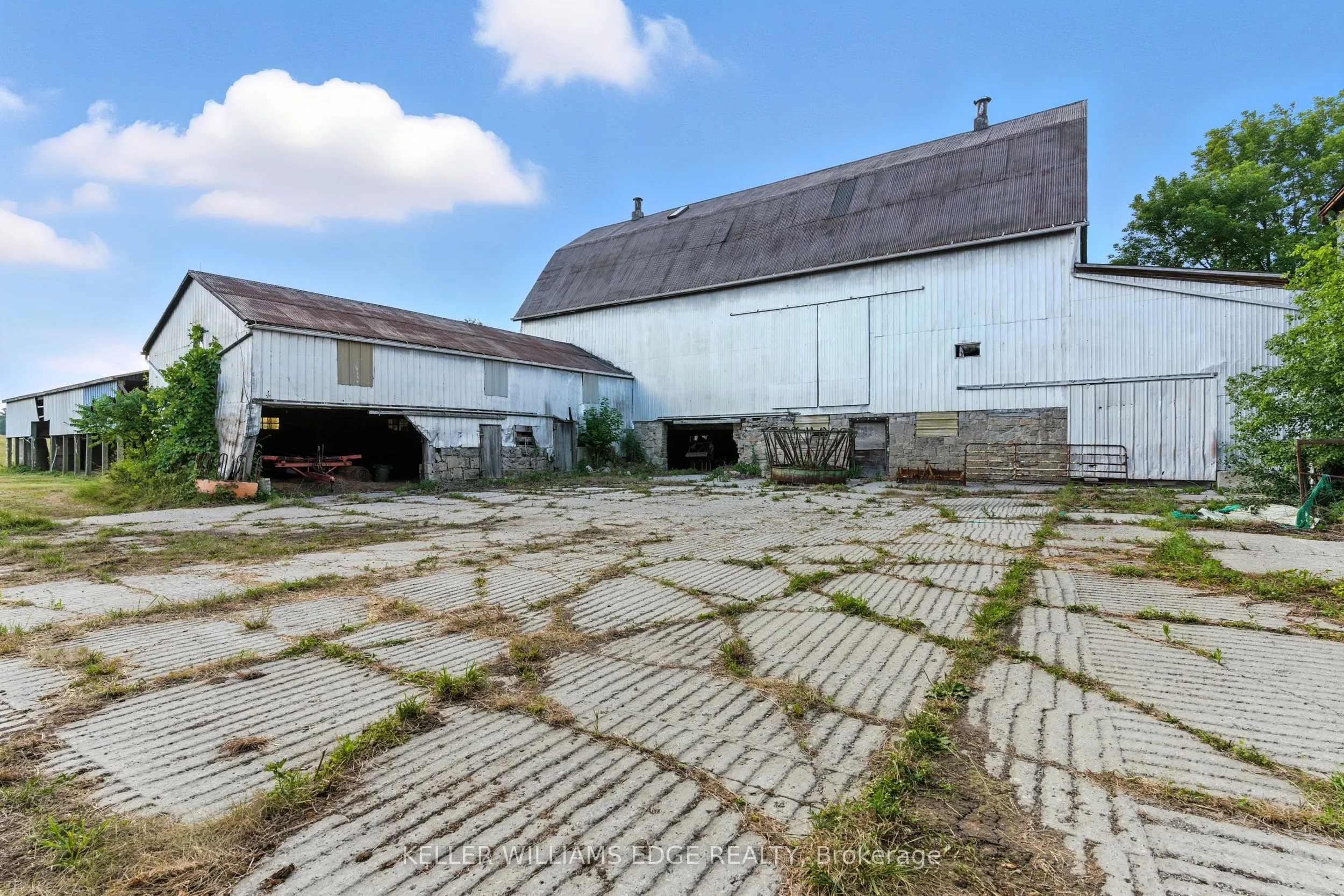 502 Butter Road W